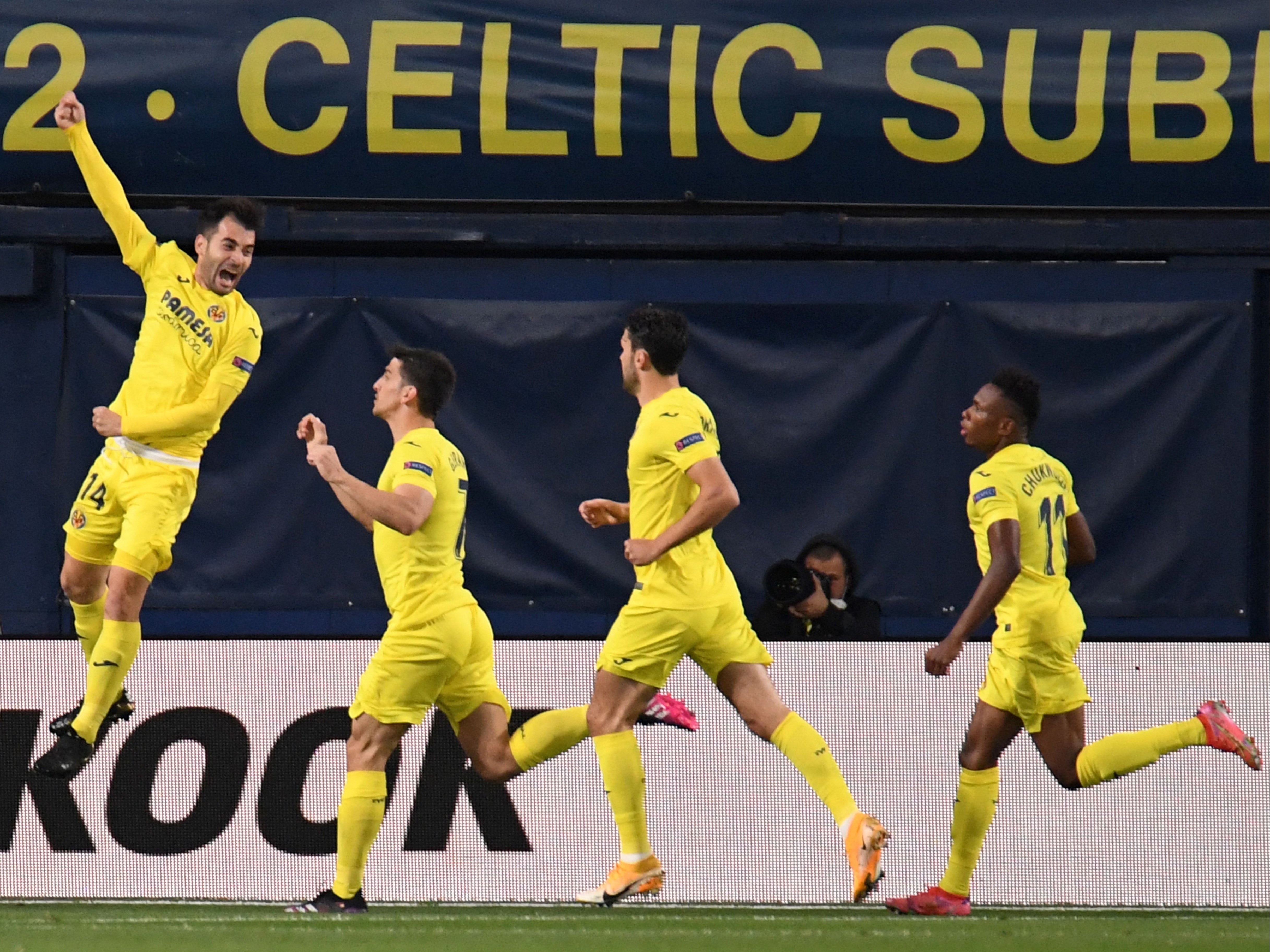 Manu Trigueros celebrates opening the scoring