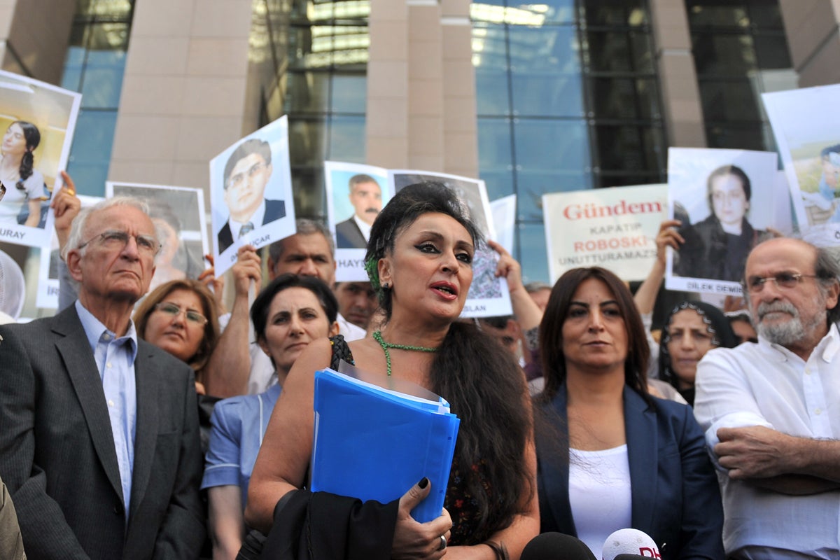 Eren Keskin (centre) is a prominent human rights defender and lawyer in Turkey. She was sentenced to six years in jail for supposed ‘membership of an armed terrorist organisation’