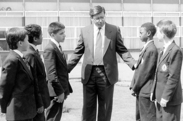 Naz Bokhari talking to his students