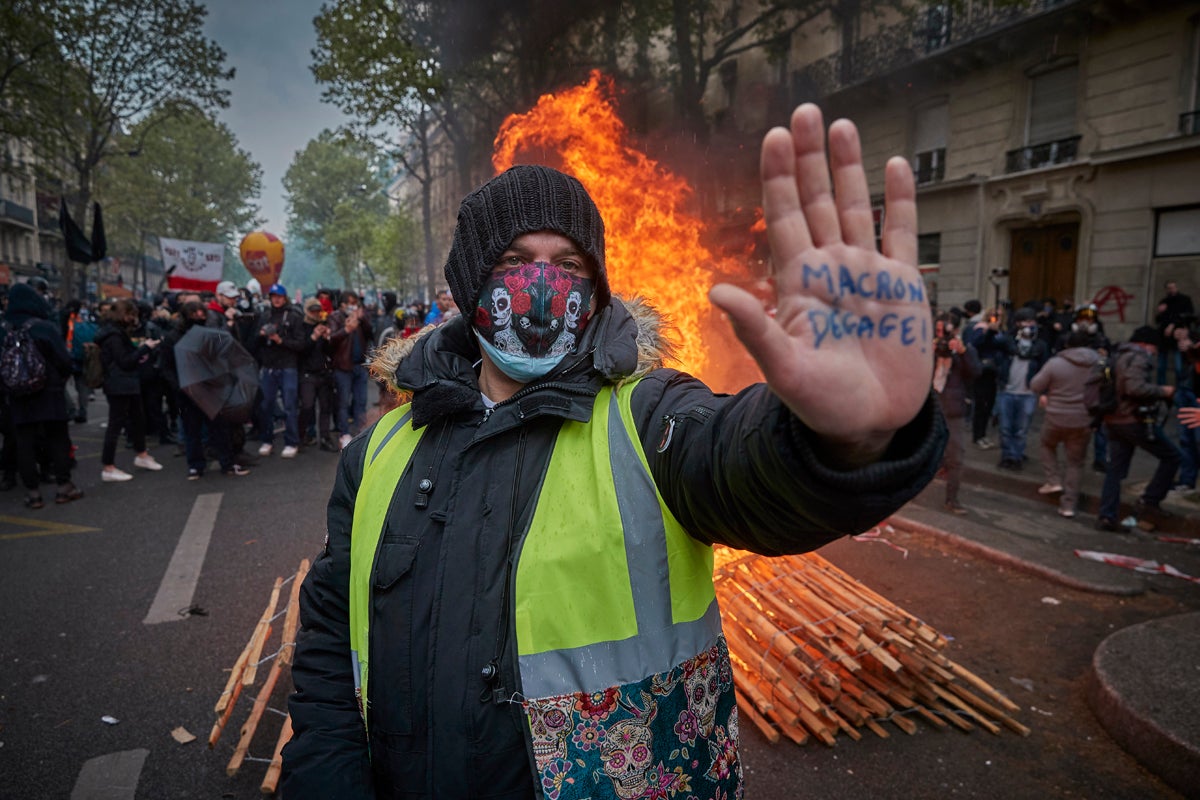 In English, we would call a gilet jaune a hi-vis jacket, not a ‘yellow vest’