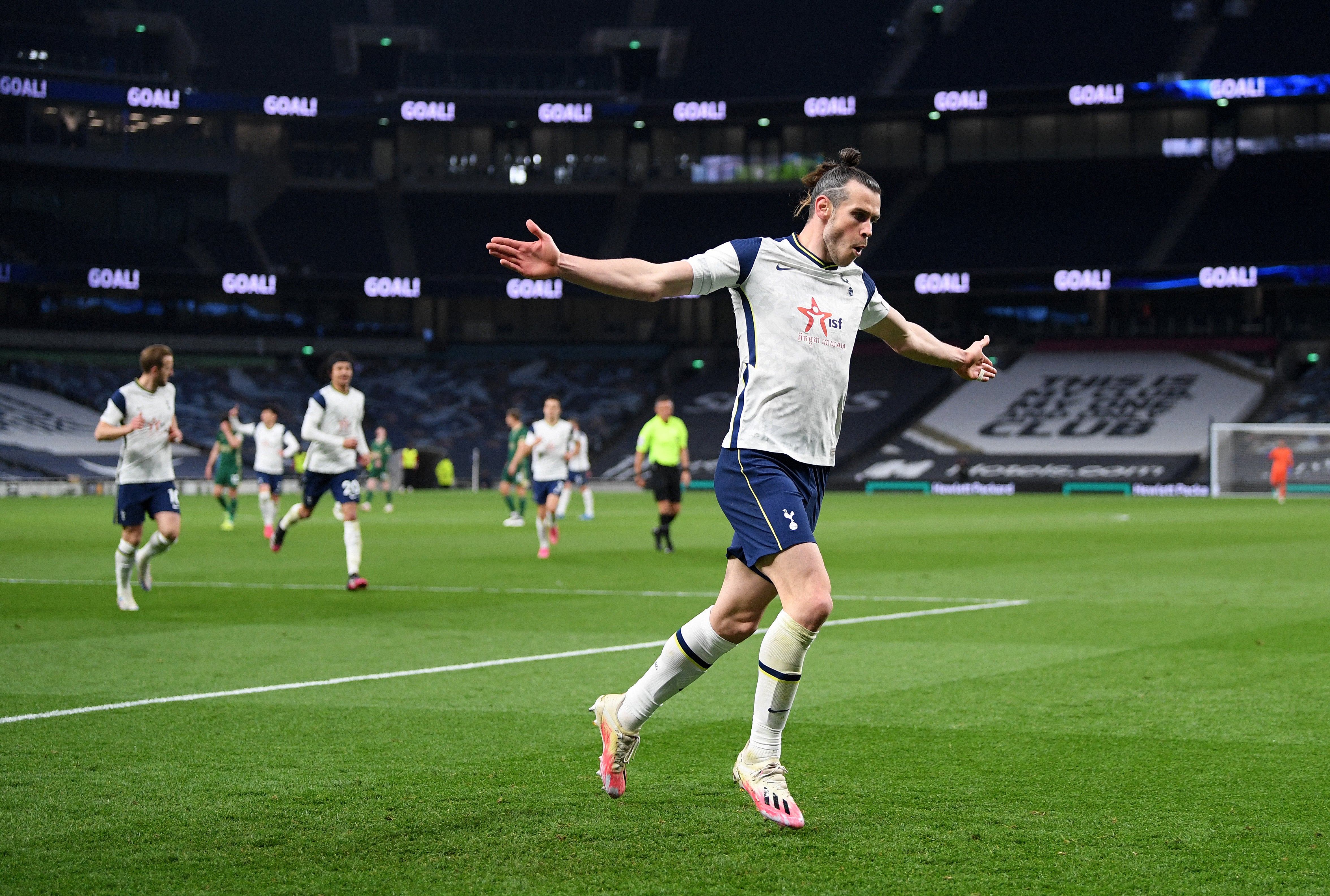 Gareth Bale of Tottenham Hotspur celebrates