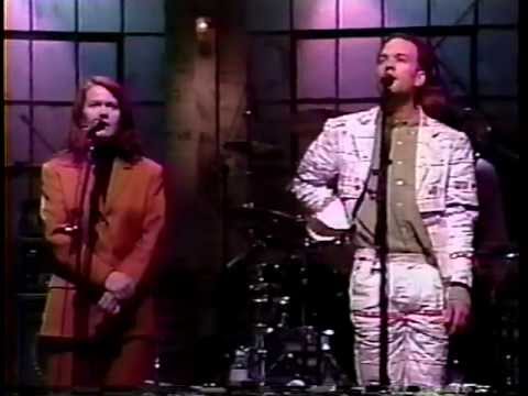 Kate Pierson joins Michael Stipe and REM on ‘Saturday Night Live’ in 1991