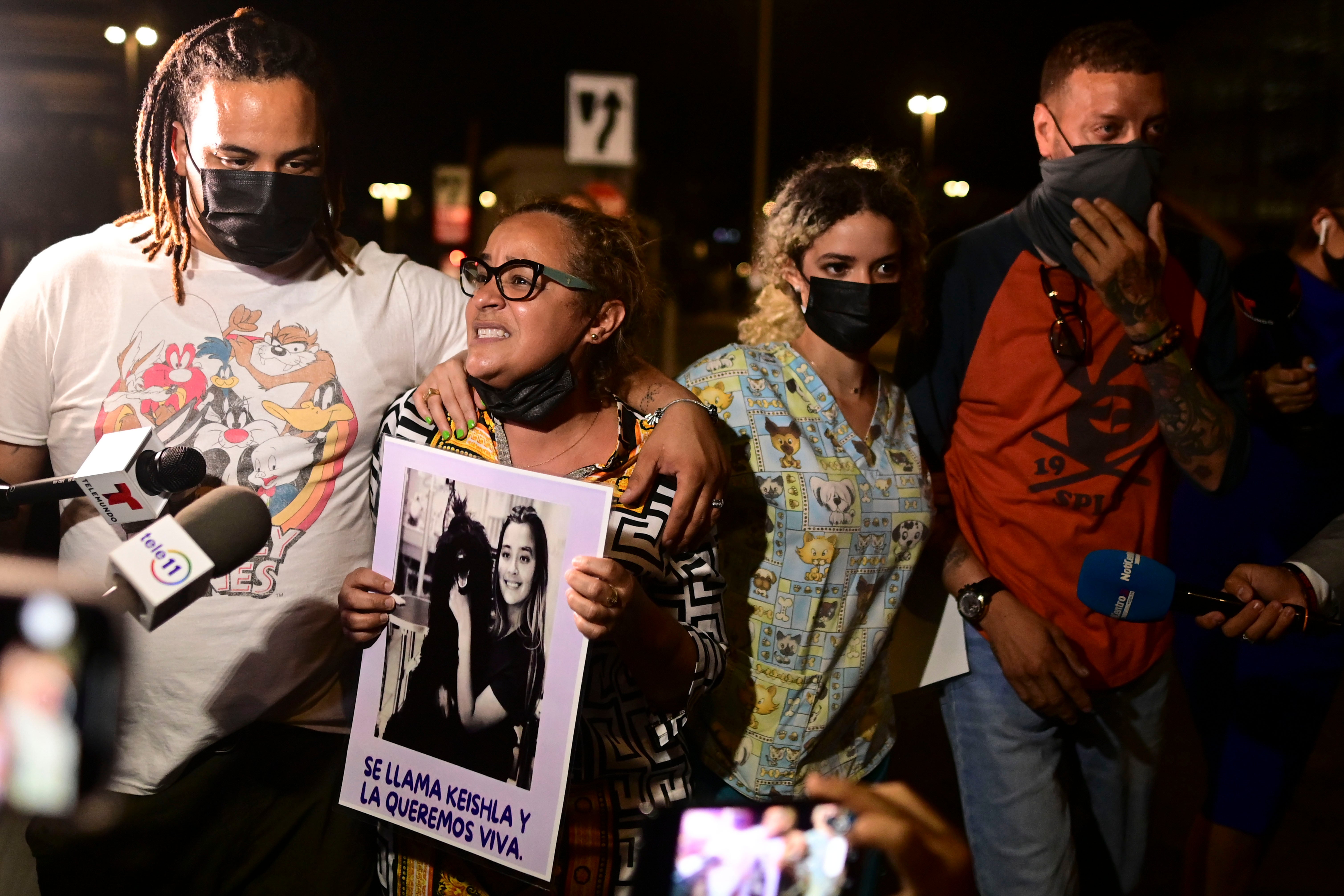 Keishla Rodriguez’s mother with her photo