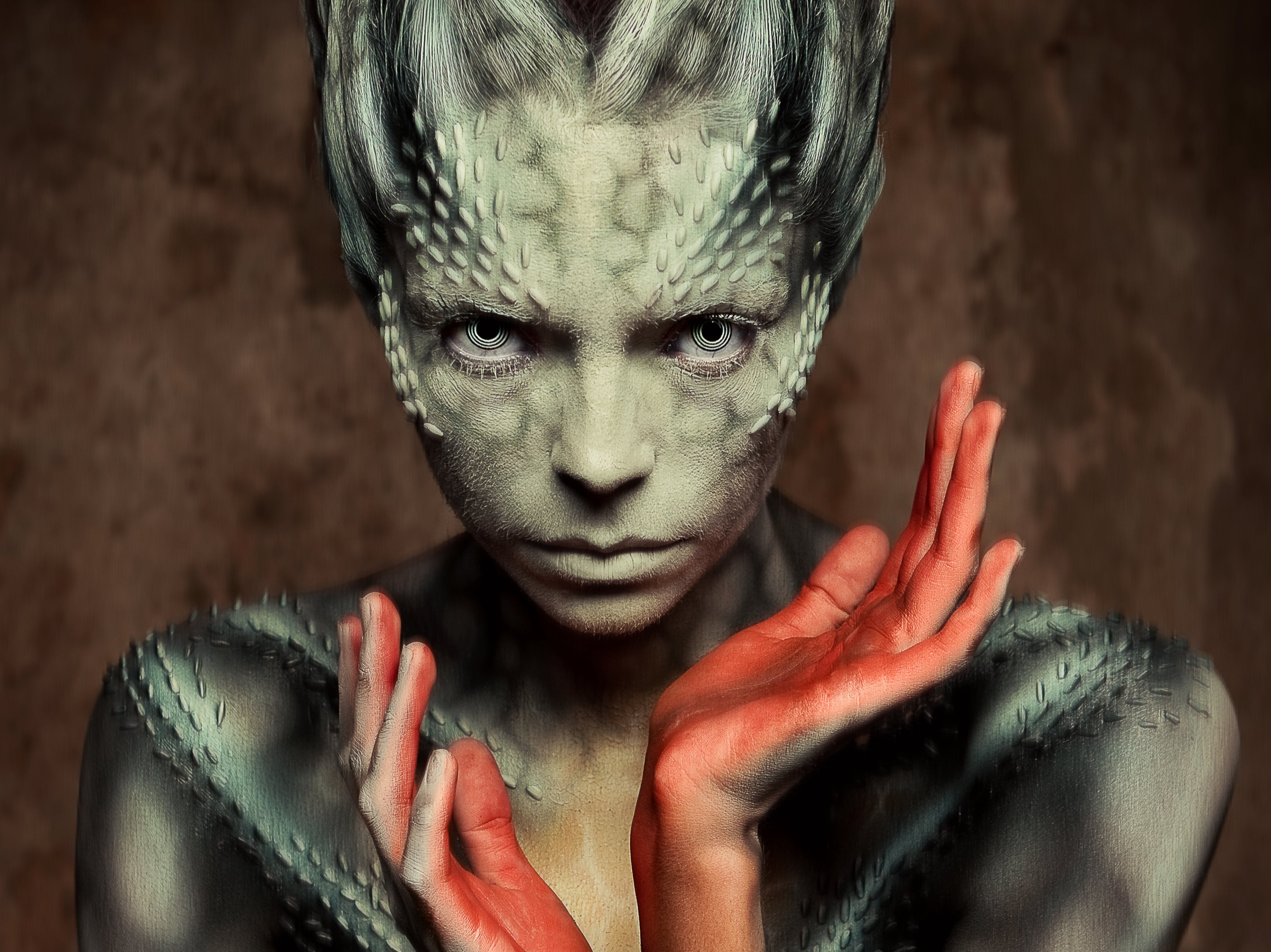 Off the scales: reptilian body art