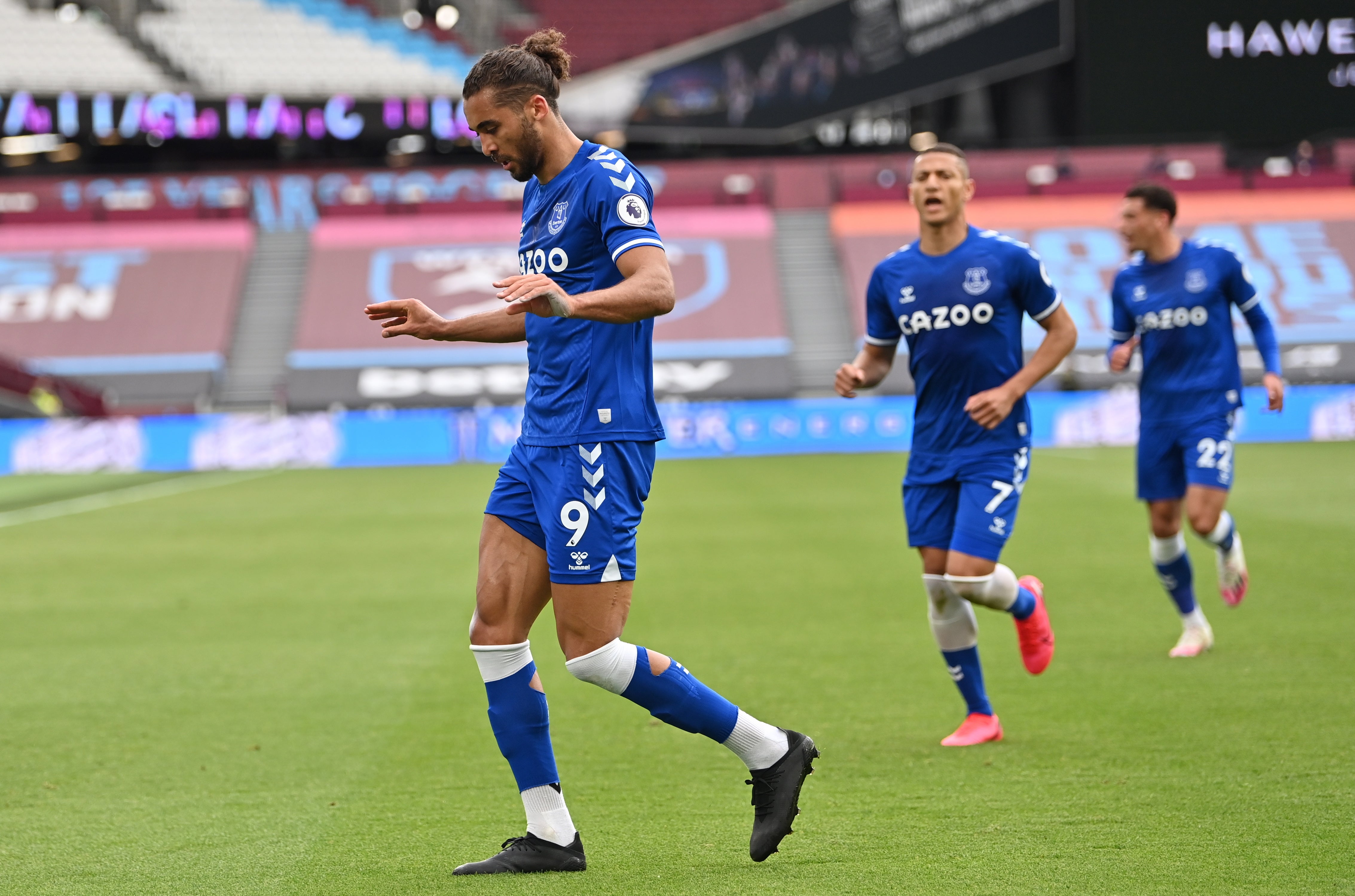 Dominic Calvert-Lewin celebrates scoring Everton’s winning goal