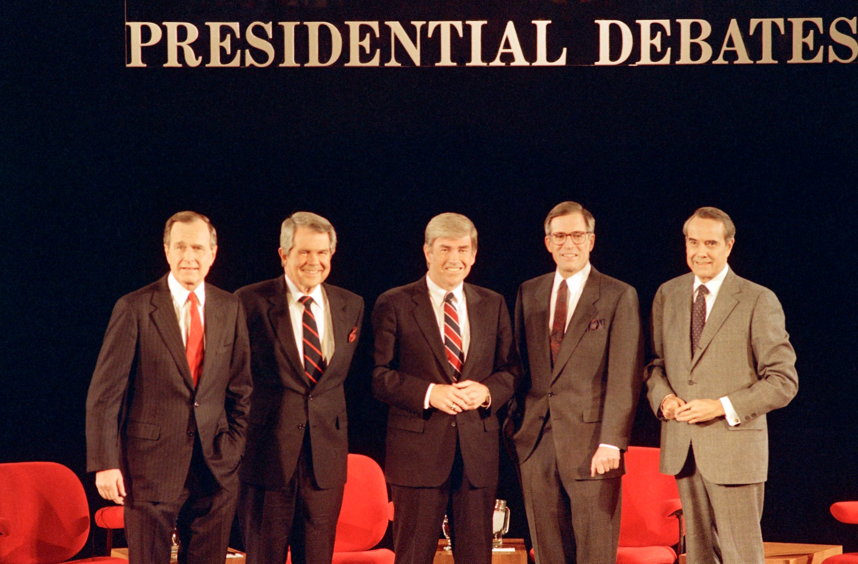 1988 Republican presidential candidates, Vice President George Bush, Pat Robertson, Rep Jack Kemp, Pete du Pont, and Senator Bob Dole