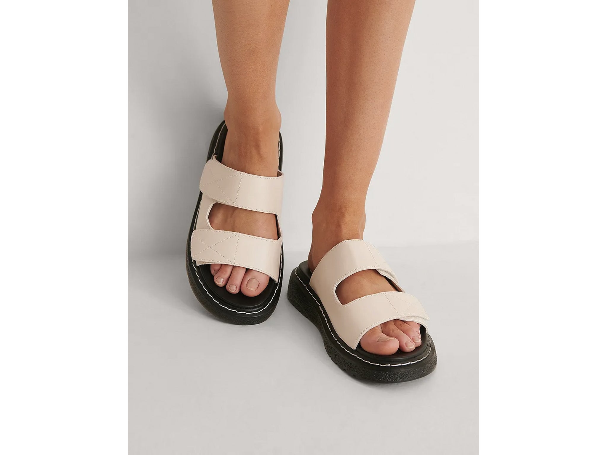 Na-kd contrast stitch slippers IndyBest women’s sandals