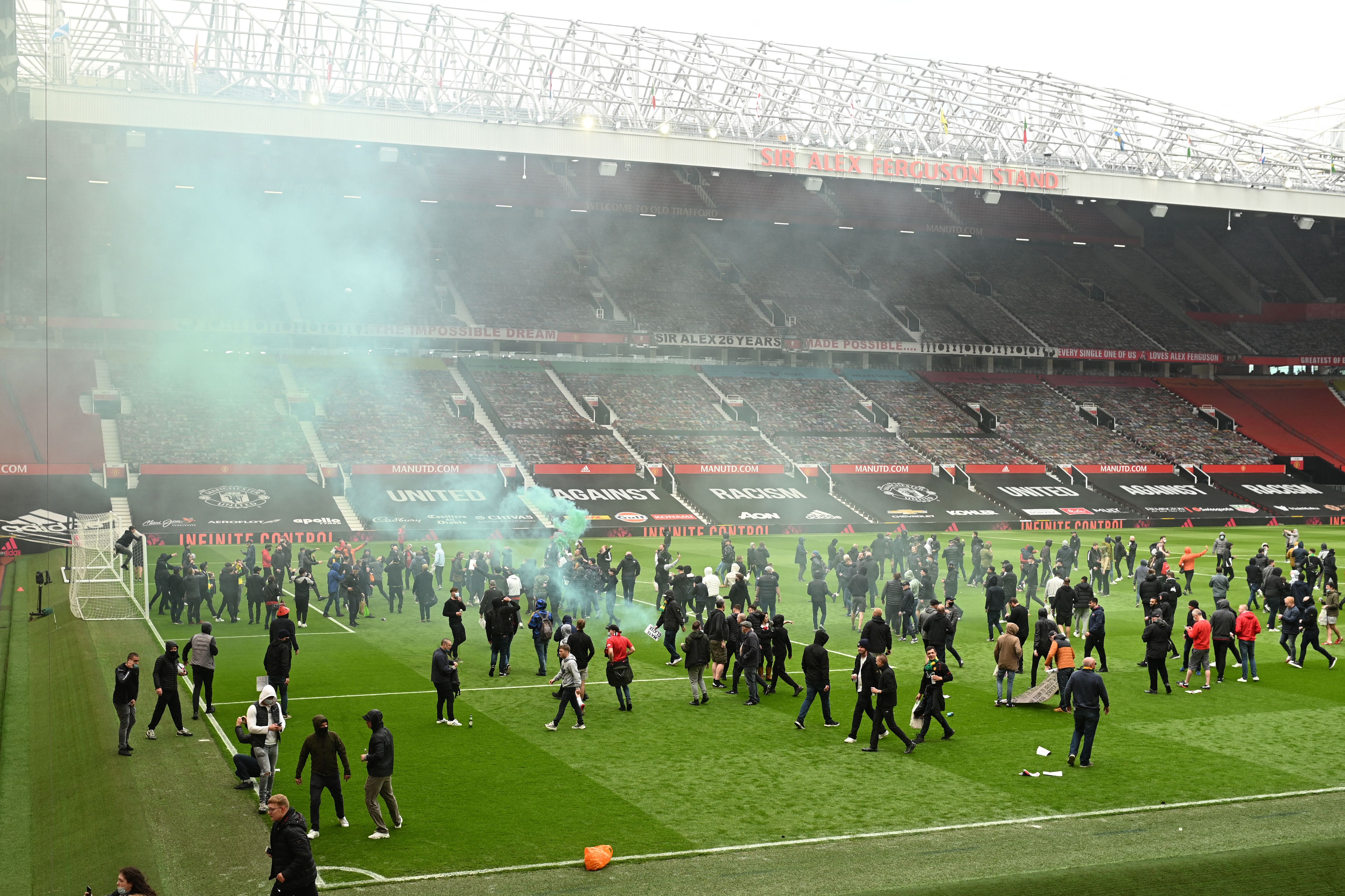 Supporters protest against Manchester United's owners