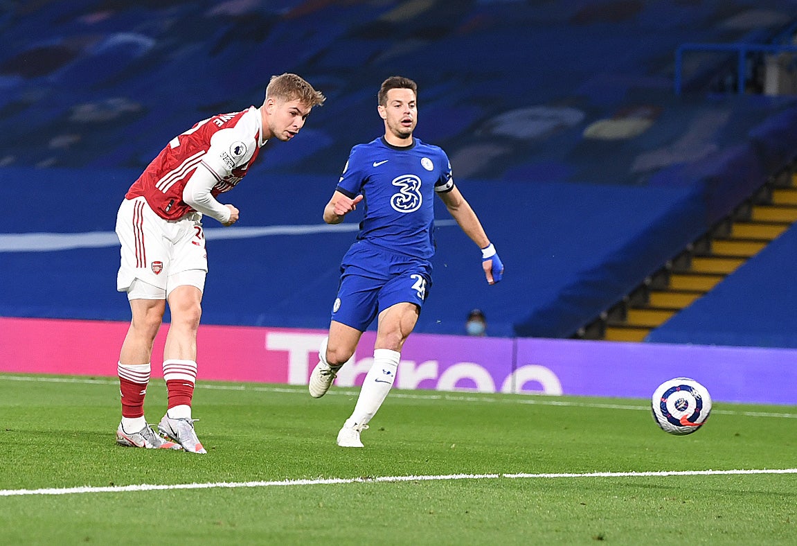 Emile Smith Rowe gives Arsenal the lead early in the match