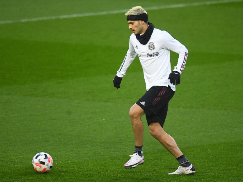 Raul Jimenez in training with Mexico