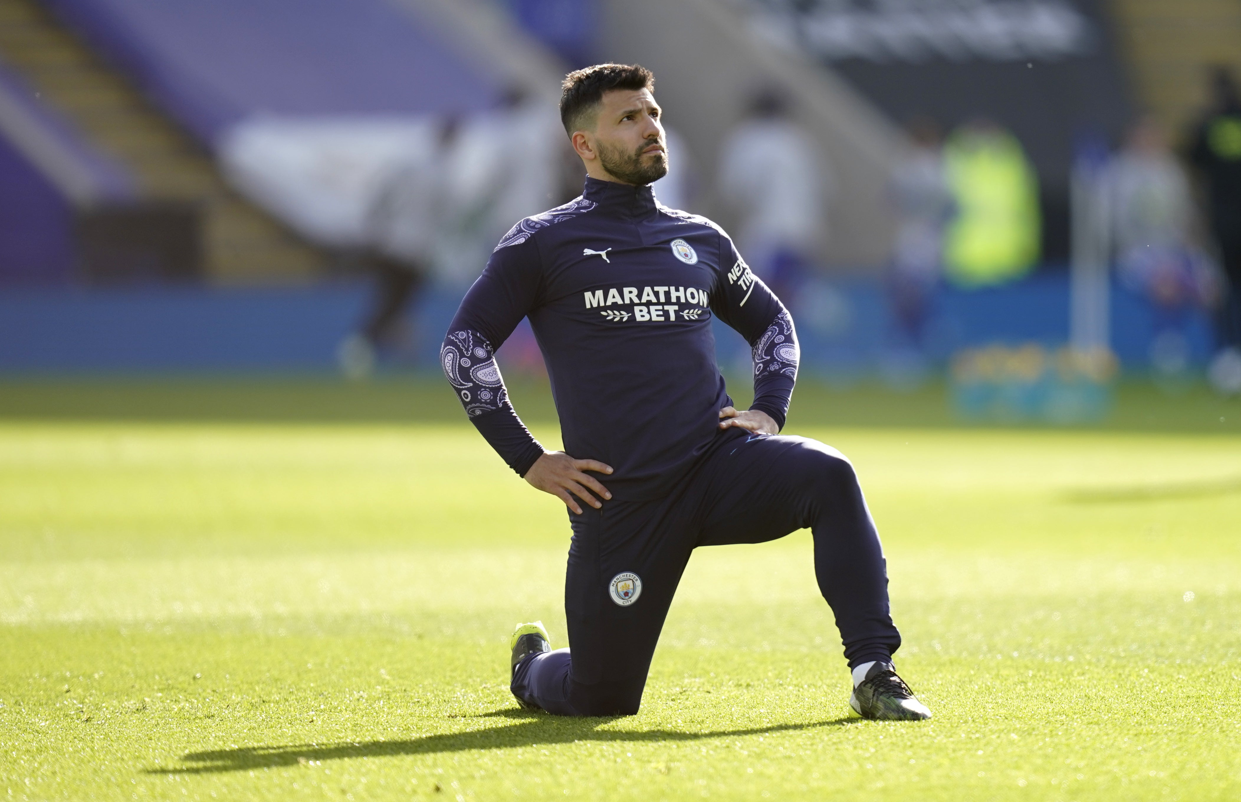 Sergio Aguero warming up