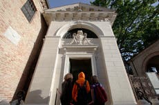 Daily readings at tomb honor Dante 700 years after his death