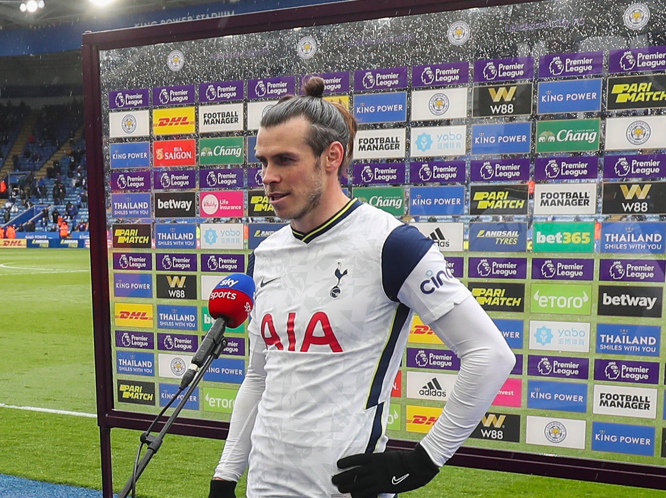 Gareth Bale addresses the media after Spurs beat Leicester