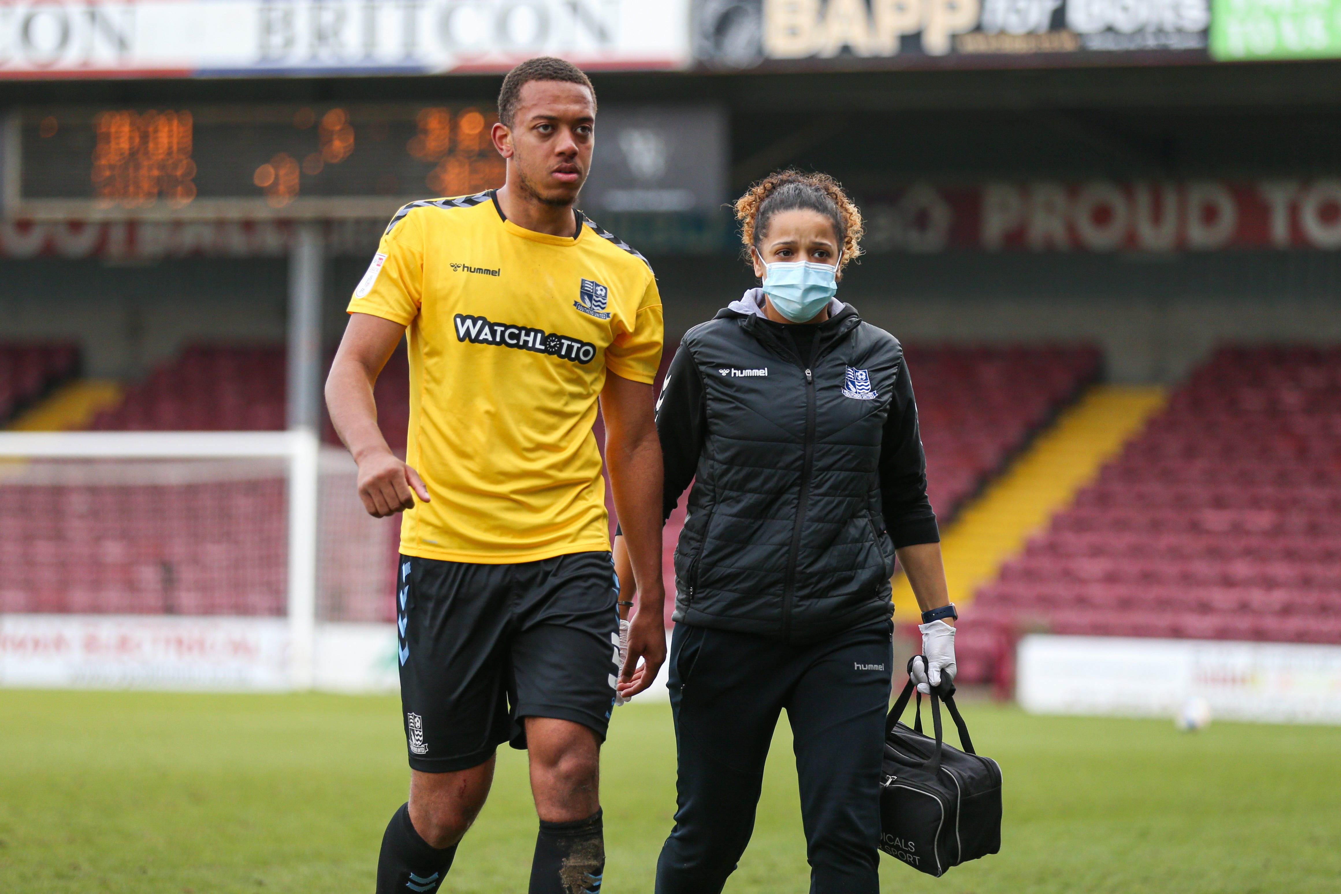 Shaun Hobson has signed a new two-year deal at Southend