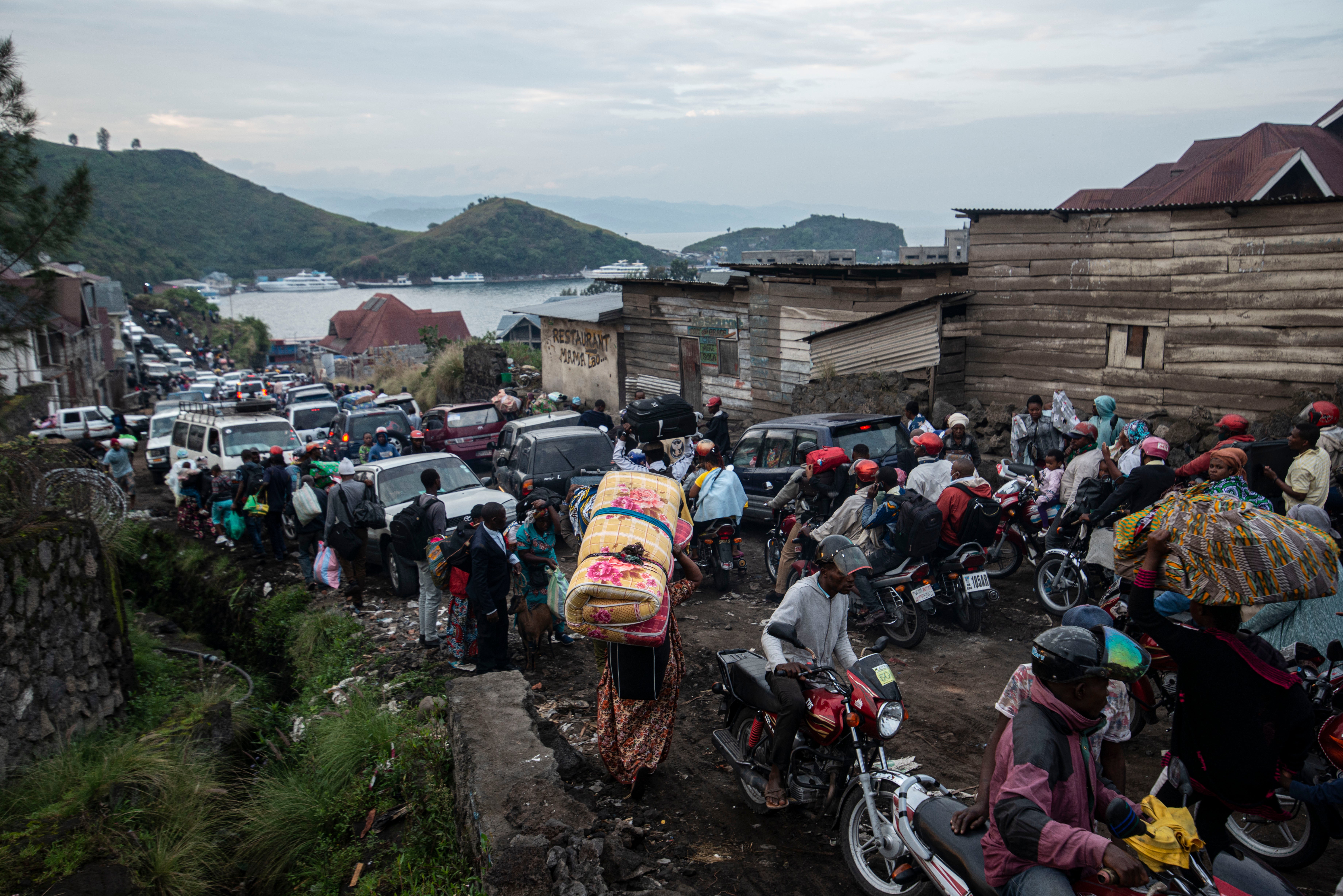 Residents flee Goma, Congo on Thursday after the volcano Mount Nyiragongo erupted