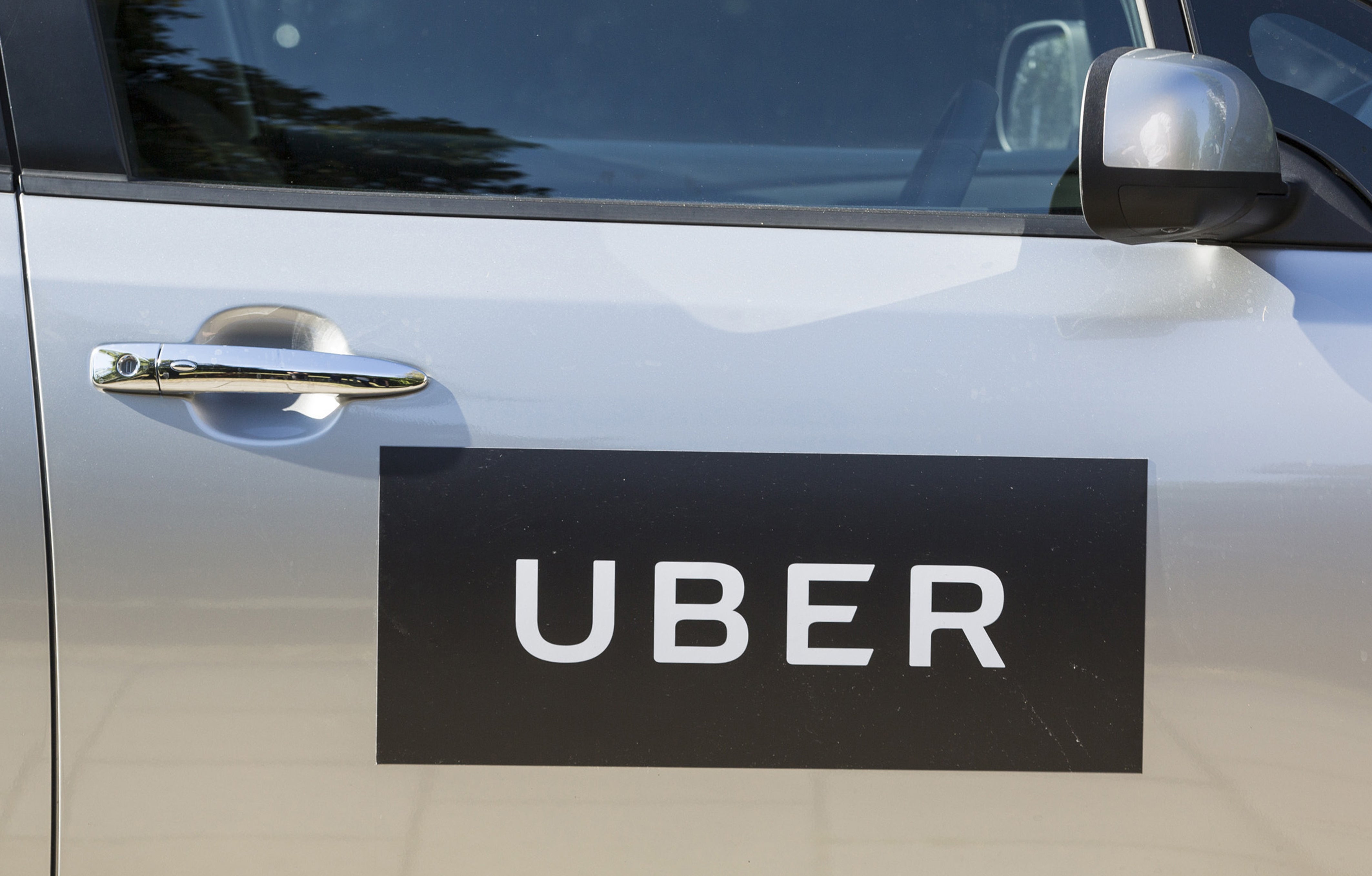 Uber is looking to hire 20,000 new drivers