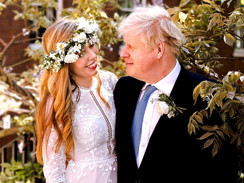 Prime Minister Boris Johnson and Carrie Johnson in the garden of 10 Downing Street after their wedding on Saturday