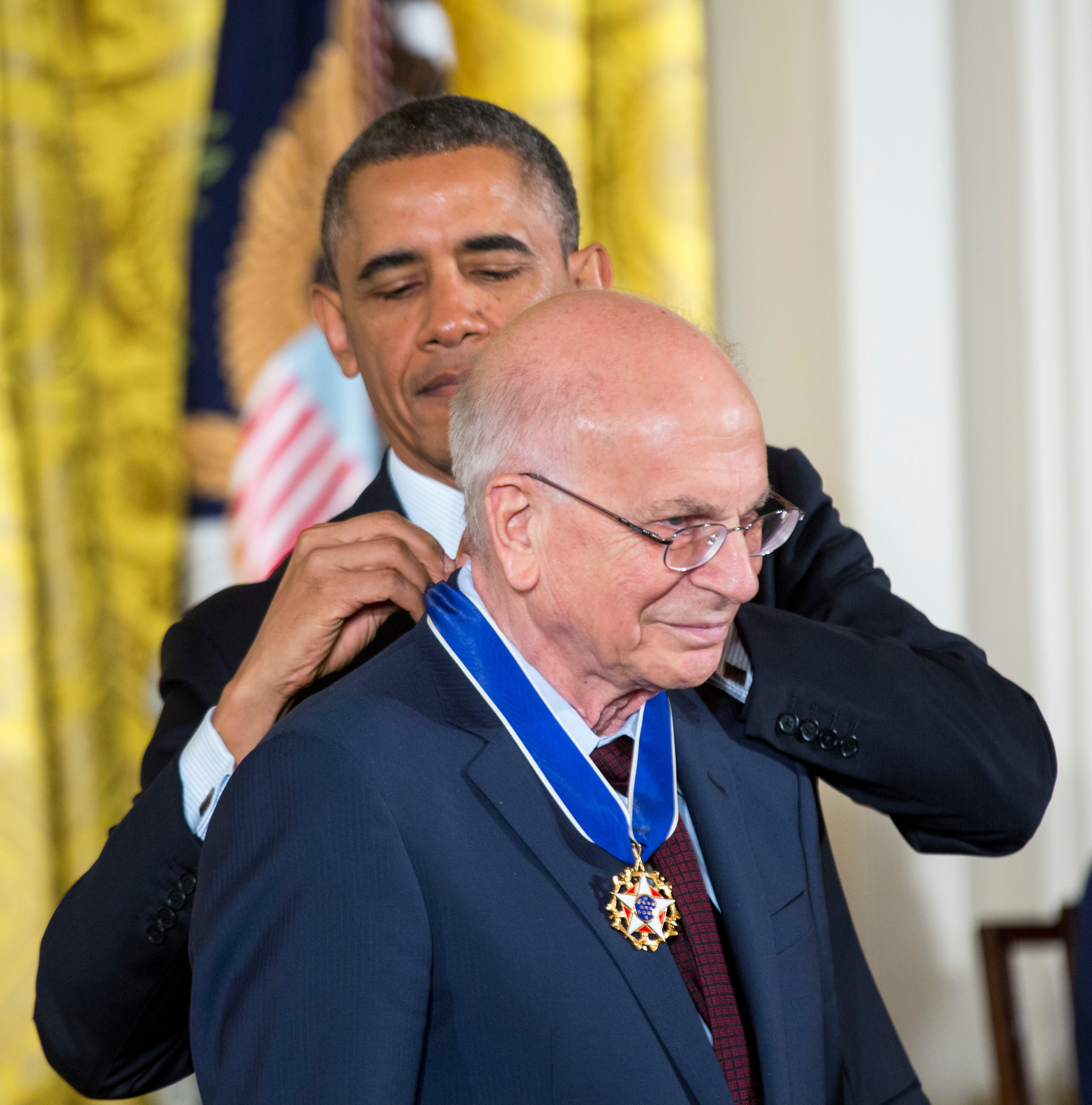 Kahneman receives the Presidential Medal of Freedom, the highest civilian honour in the US, from Barack Obama