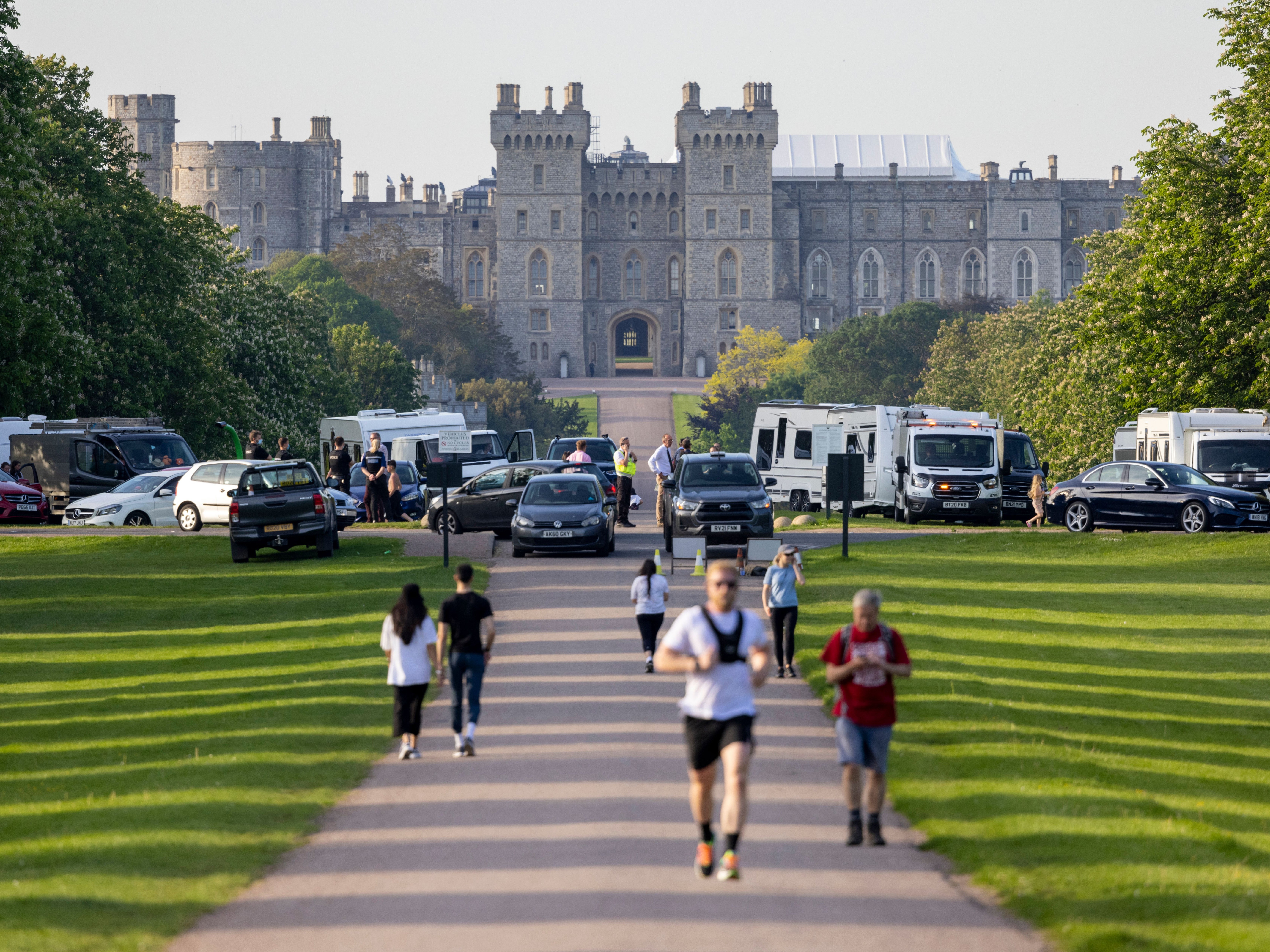 Travellers have been seen parked on the Long Walk near Windsor Castle