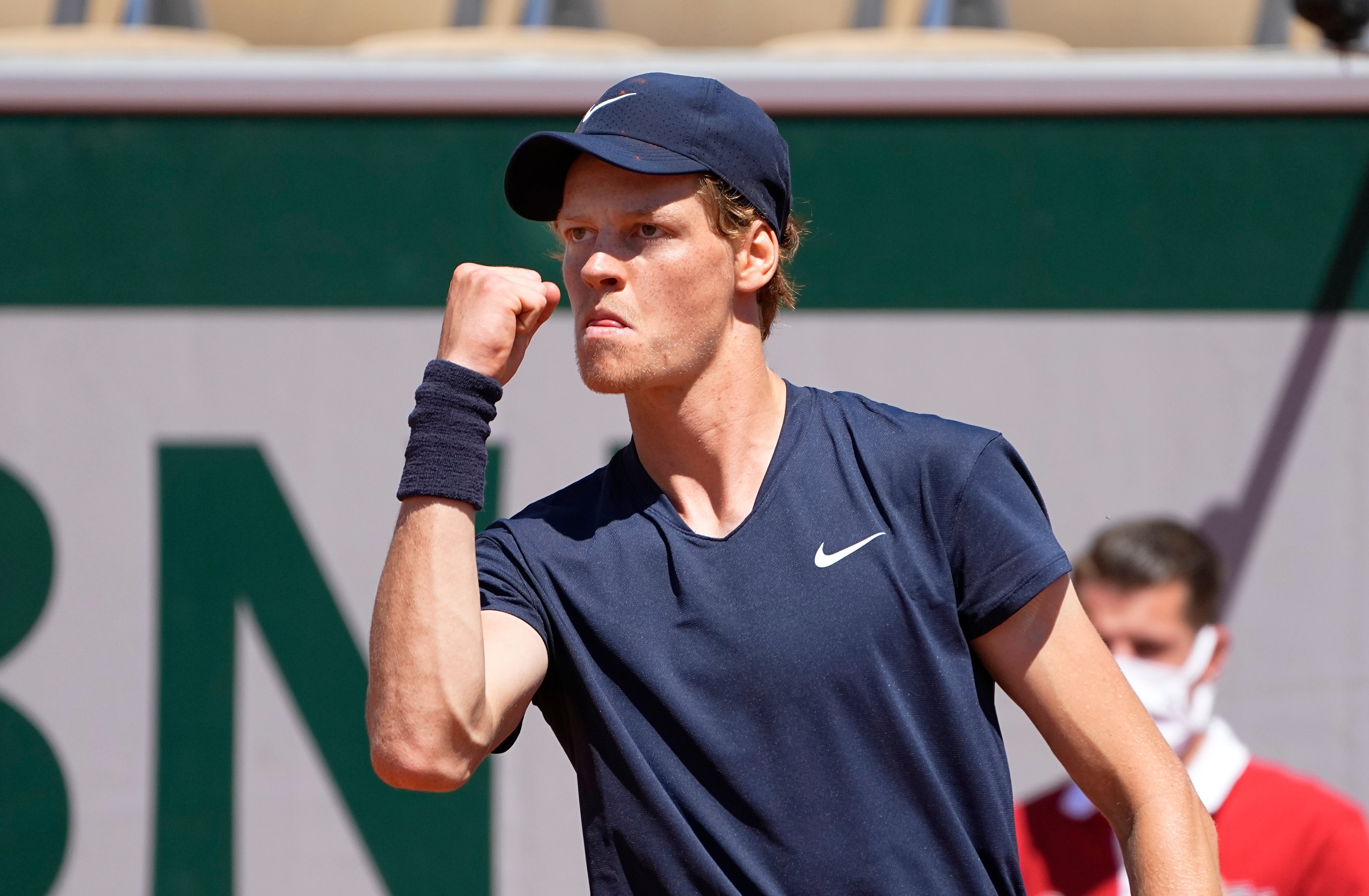 Jannik Sinner is starring again at Roland Garros