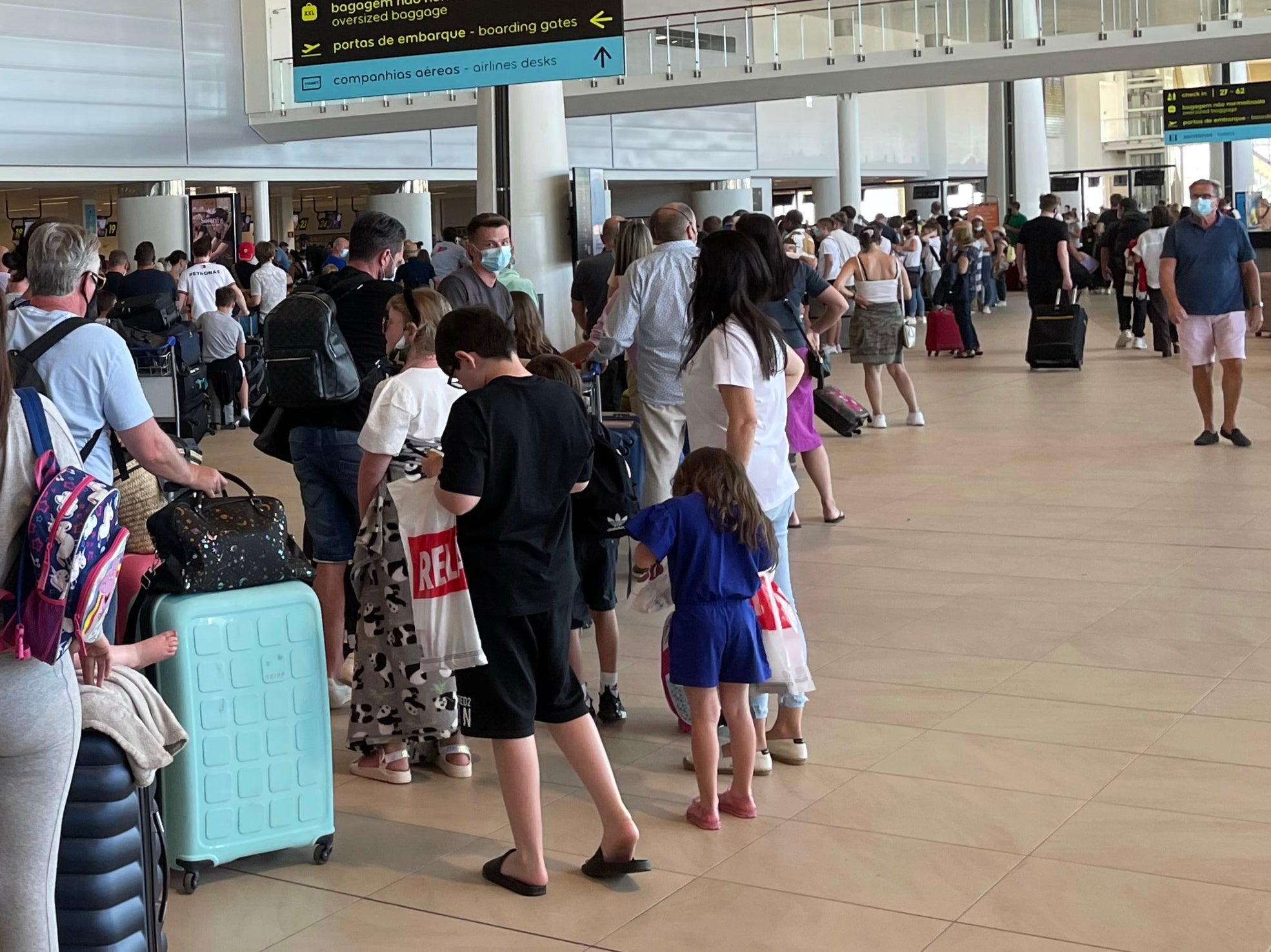 Faro out: queues at the Algarve airport