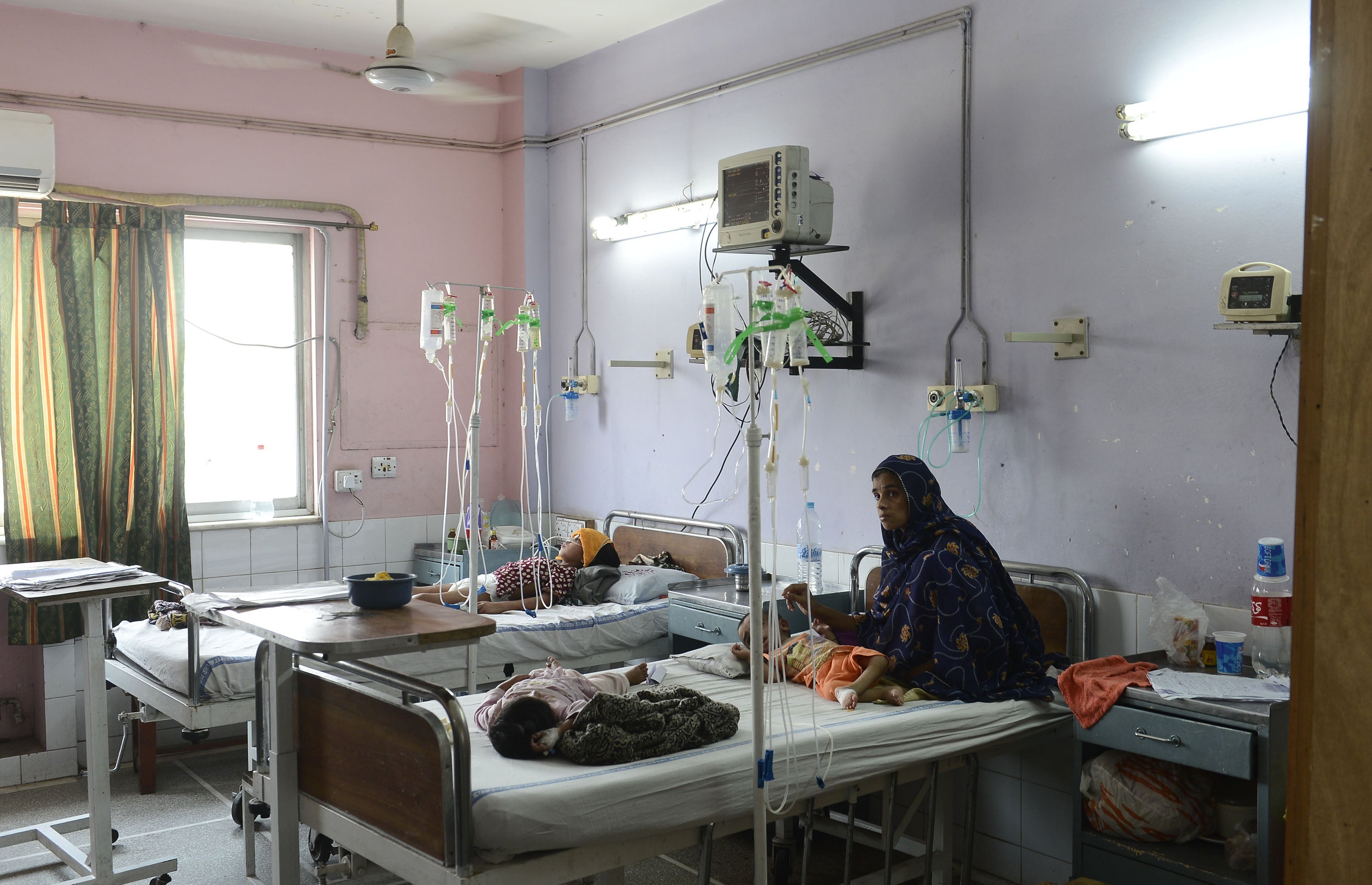 File: The intensive care unit of Mayo hospital in Pakistan’s Lahore, where a man posed as a doctor to perform surgery