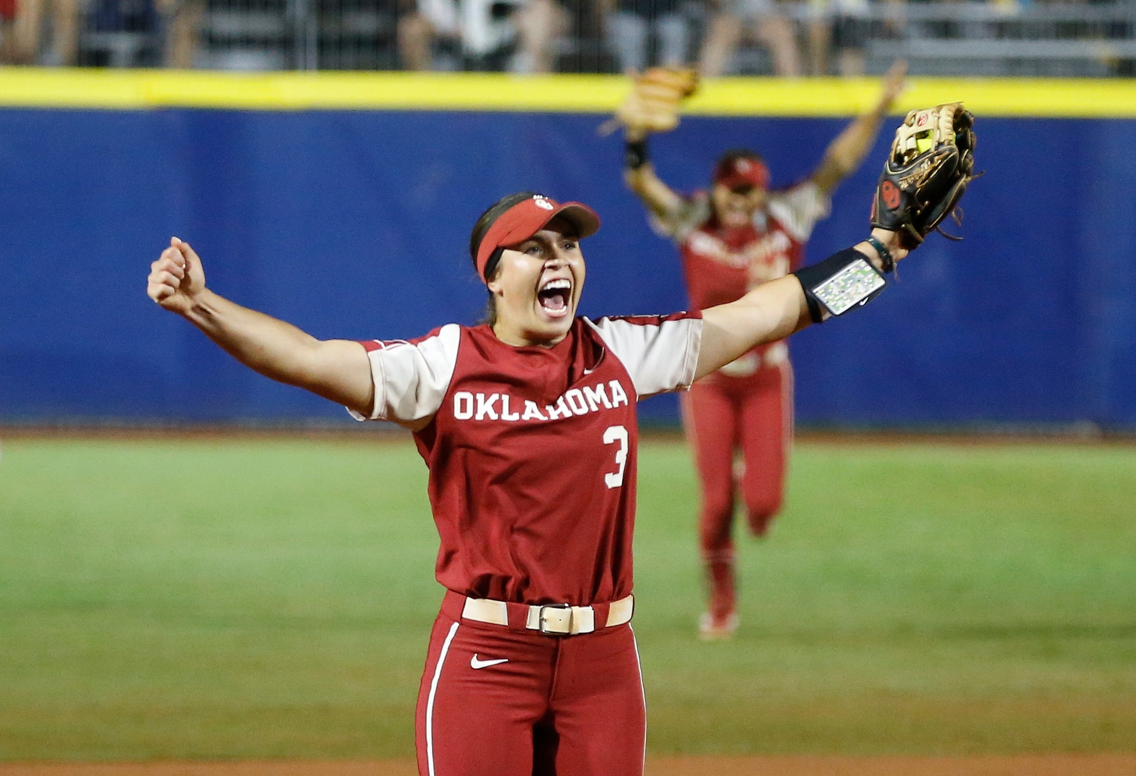 APTOPIX WCWS UCLA Oklahoma Softball