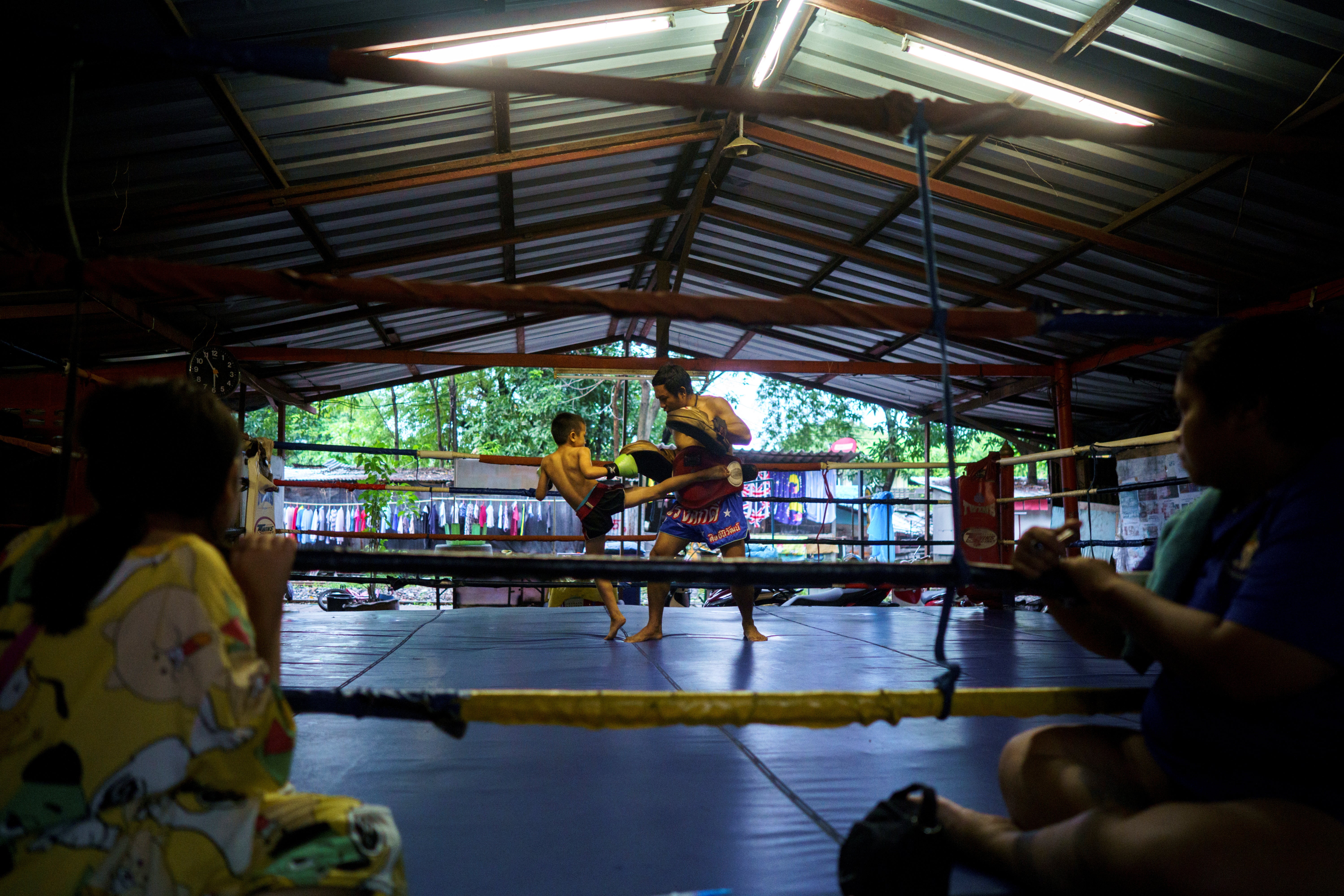 Tata trains at a gym in Bangkok