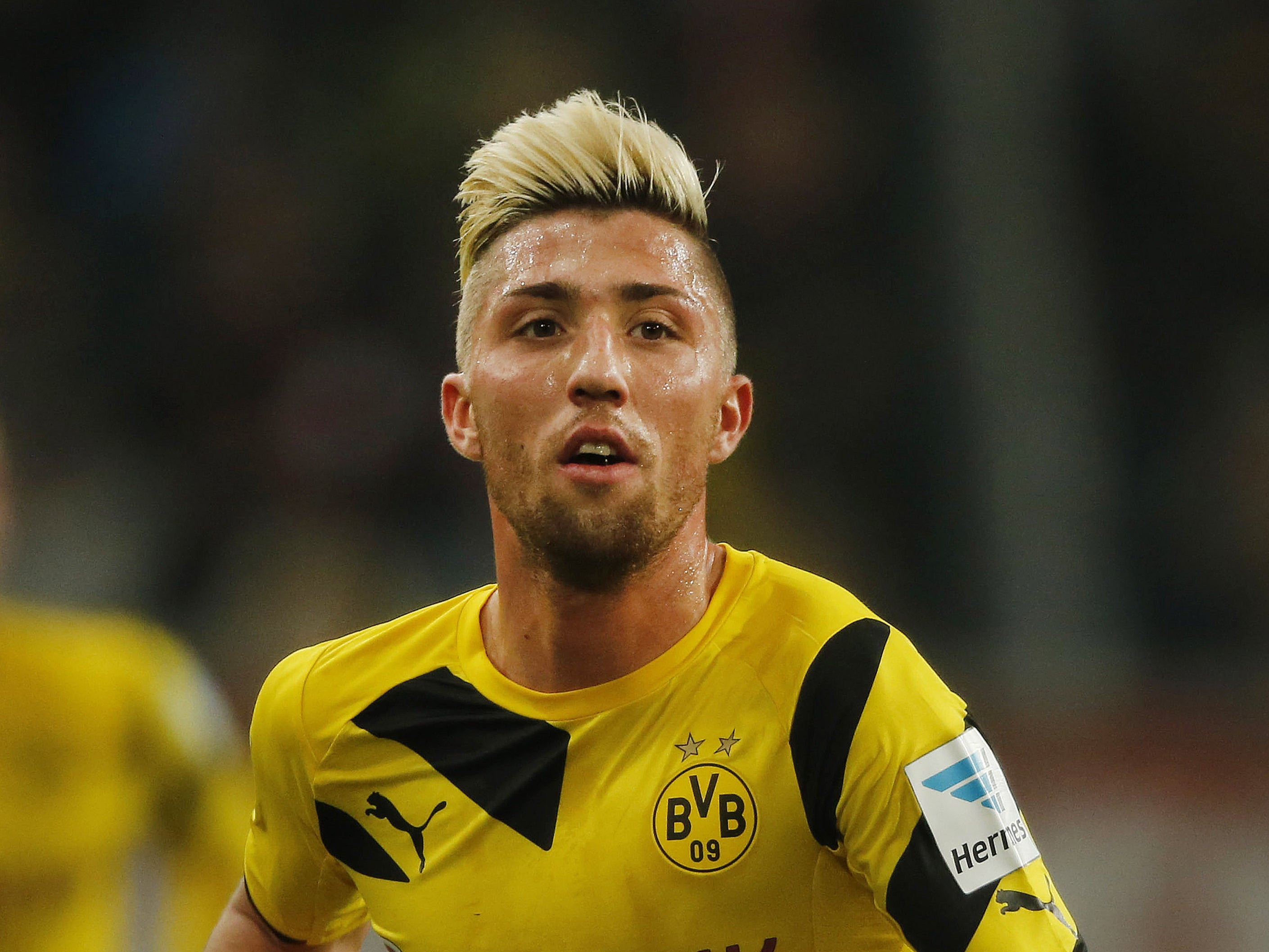 Kevin Kampl plays in a football match in 2015