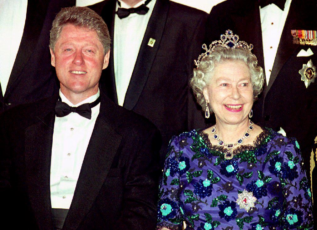 The Queen meets Bill Clinton in 1994