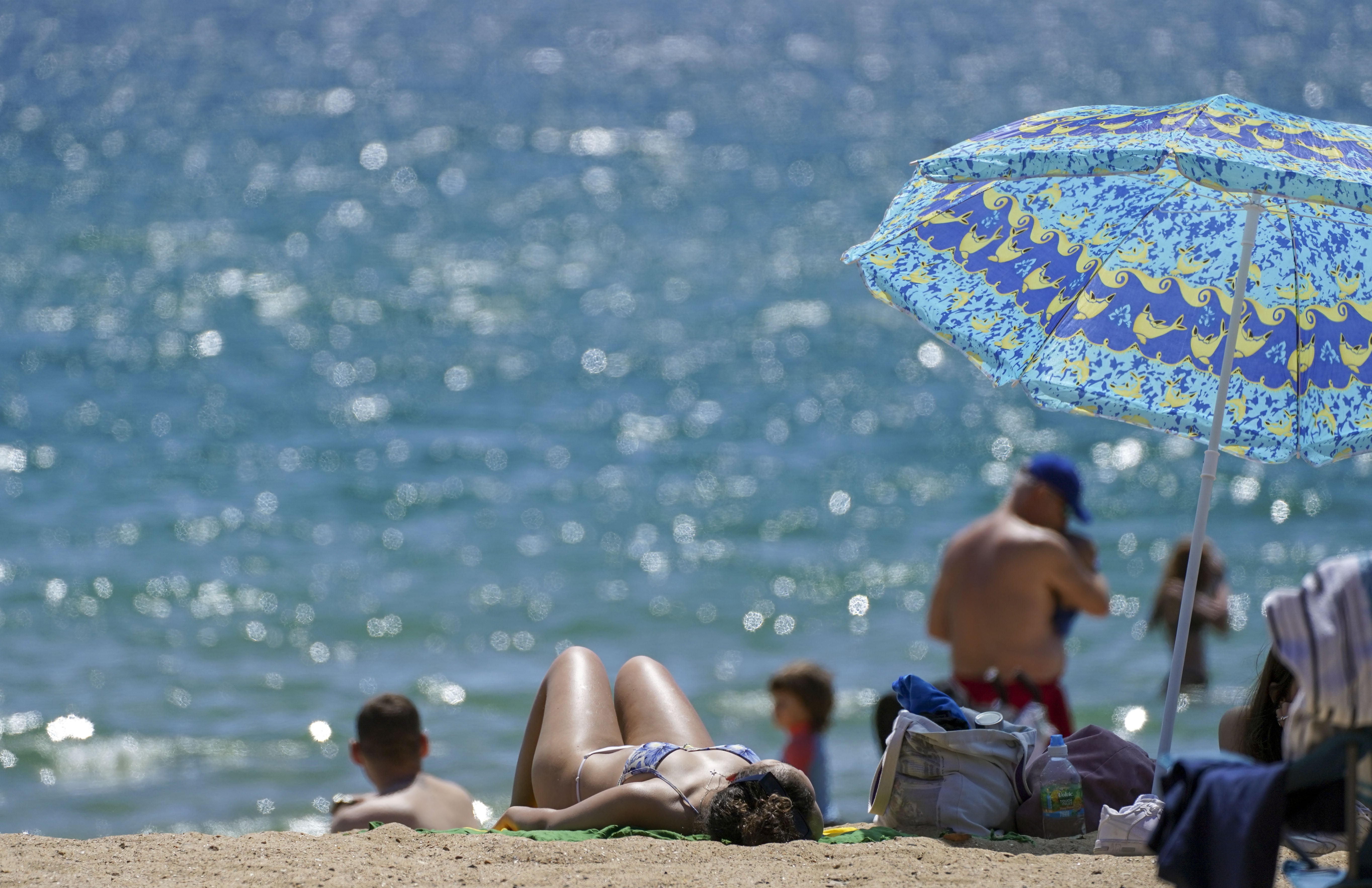 British enjoys the hottest day of the year so far