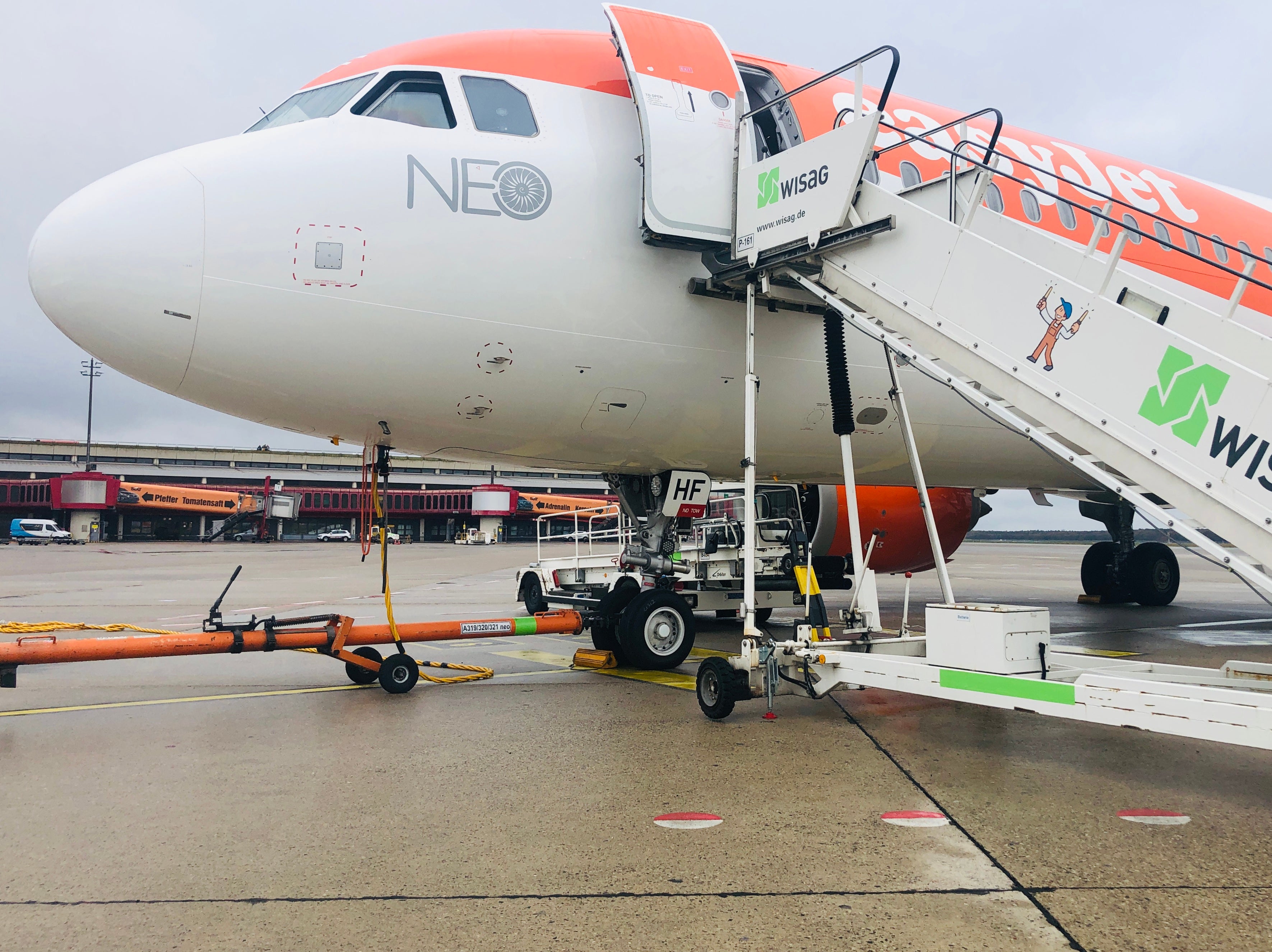 Sold out: easyJet flight at Berlin Brandenburg airport