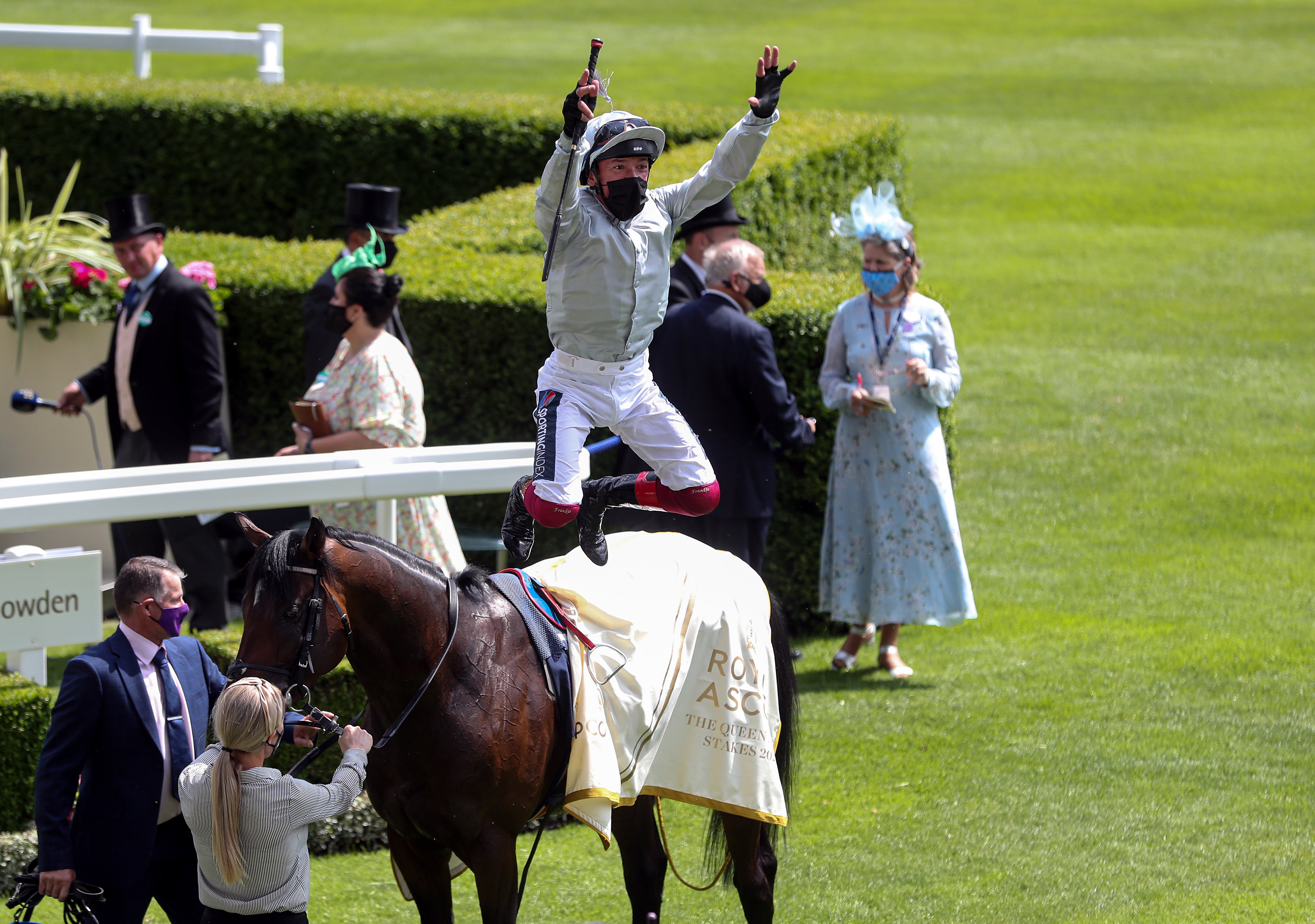 Frankie Dettori gave punters something to cheer