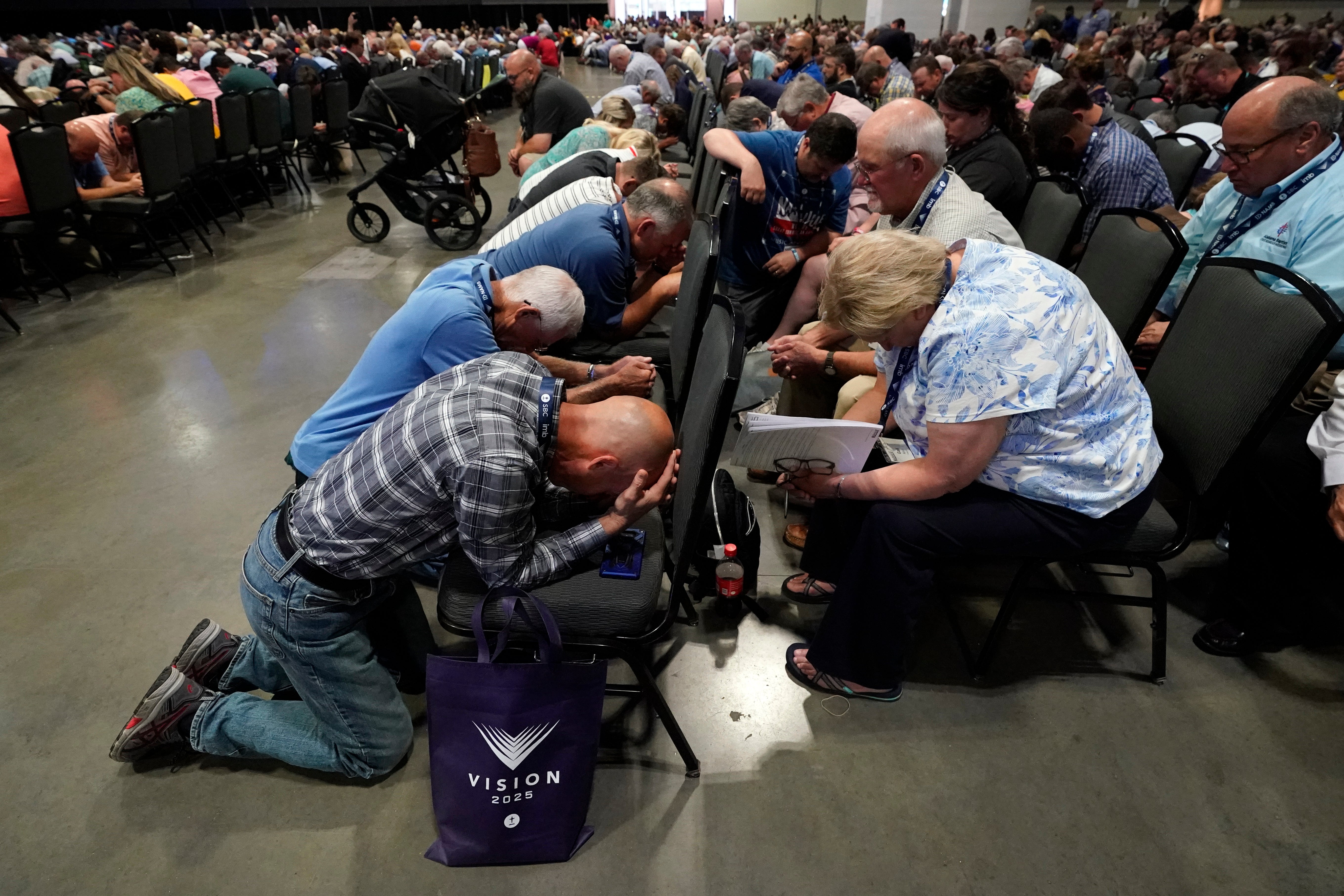 Southern Baptists vote to debate sex abuse investigation 