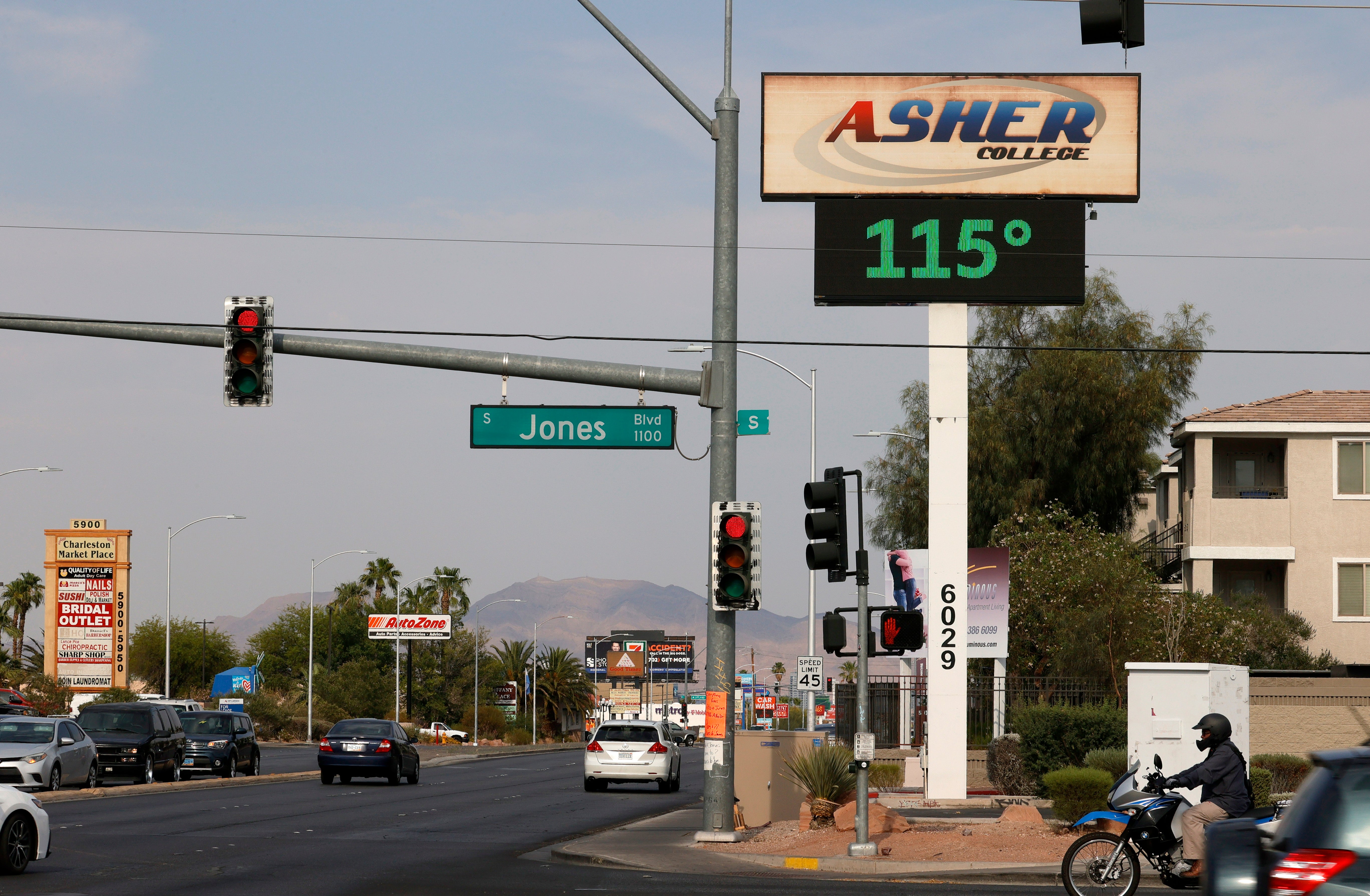 US heatwave: Temperatures in Las Vegas hit 115F on 17 June