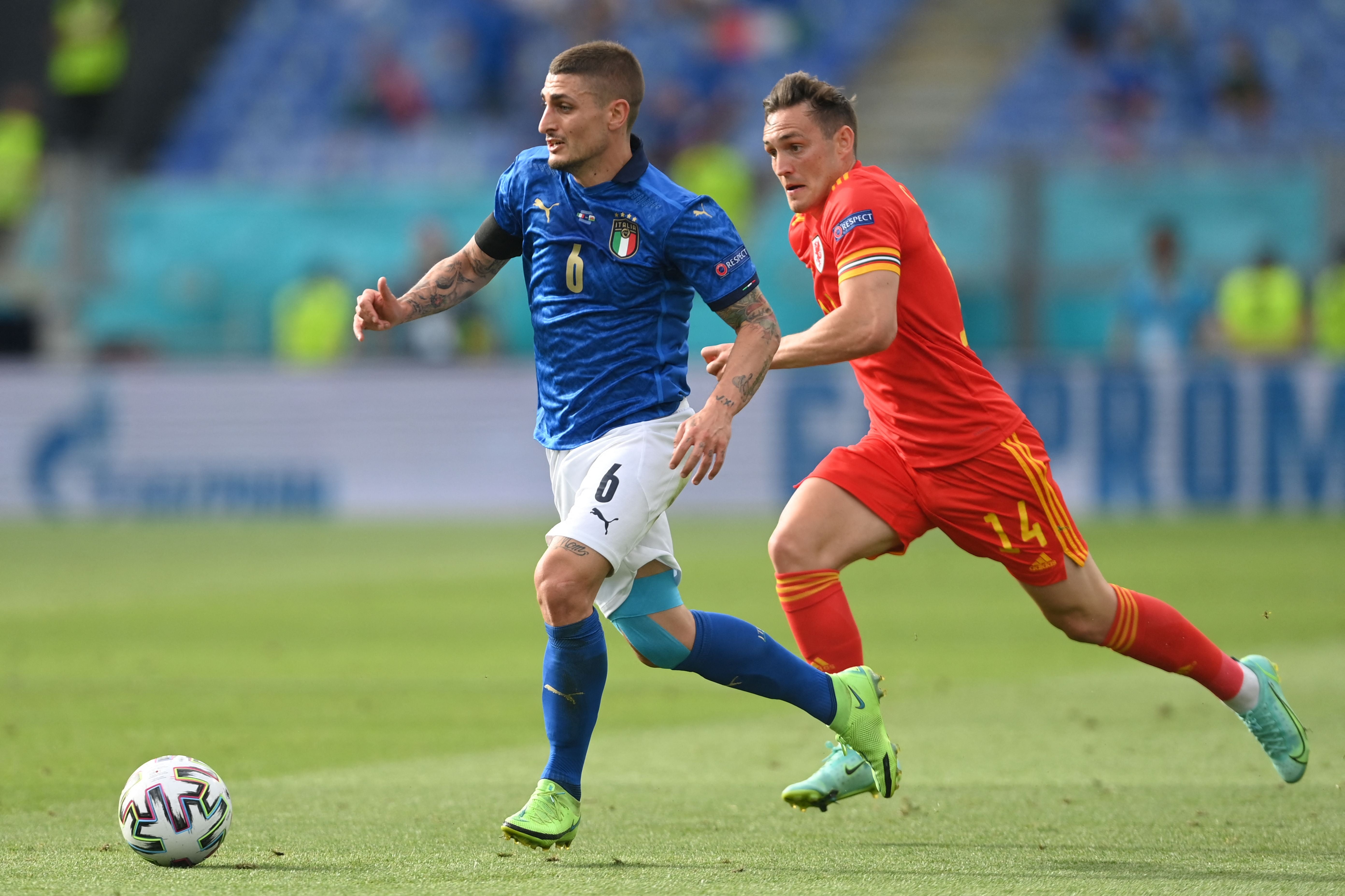 Marco Verratti escapes Connor Roberts