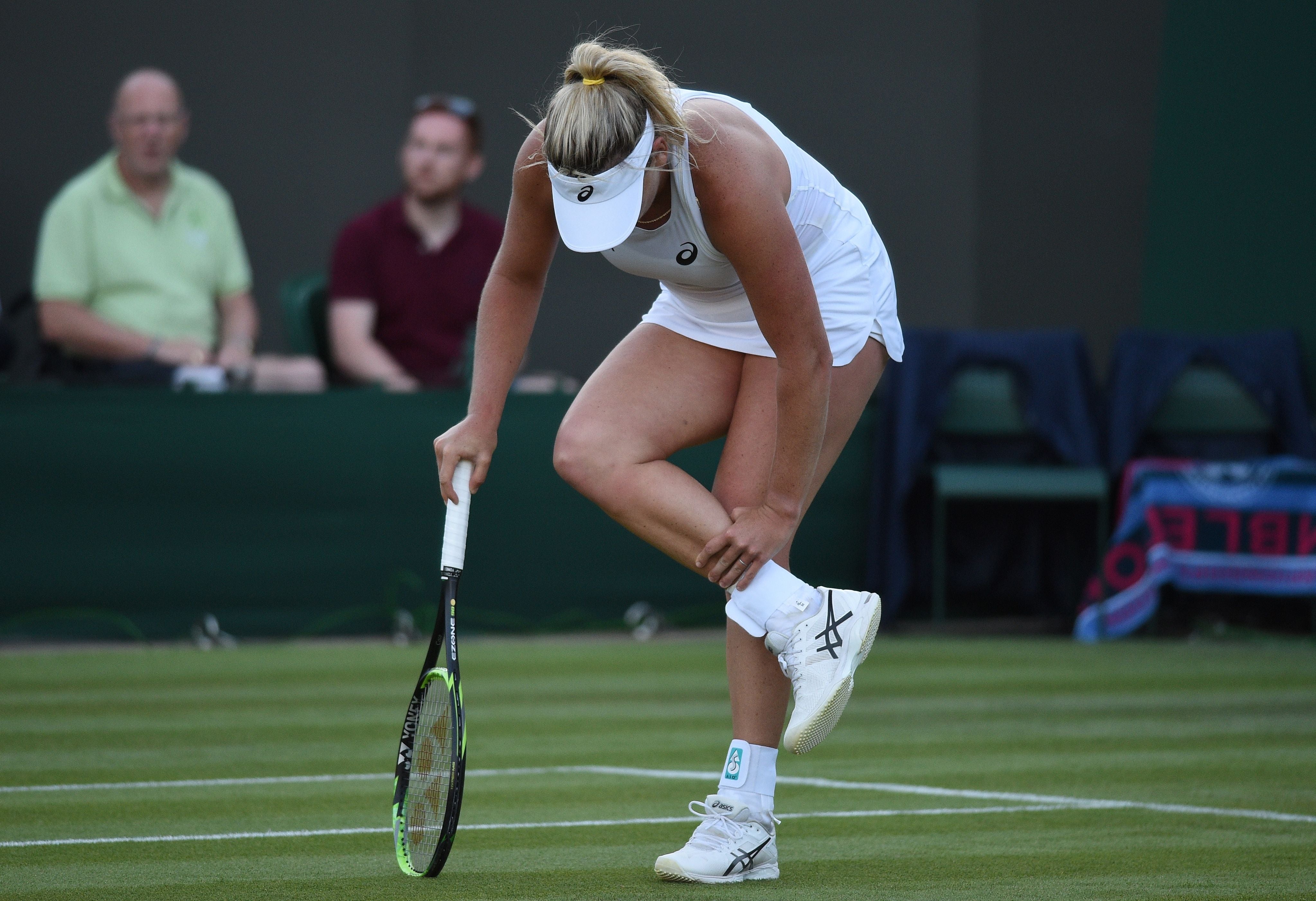 Vandeweghe struggles through her 2018 Wimbledon meeting with Katerina Siniakova