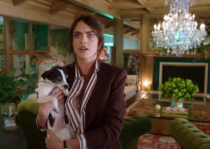 <p>Cara Delevingne at her LA home</p>