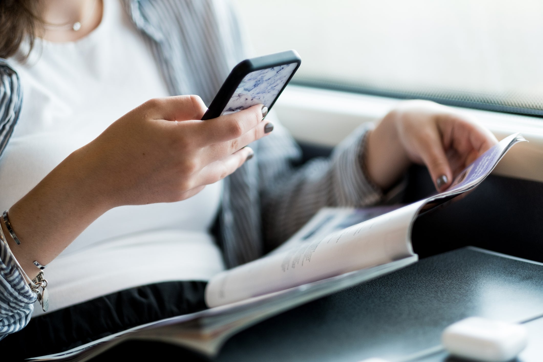 A landmark agreement has been signed to eliminate dropped calls and weak signals on key routes