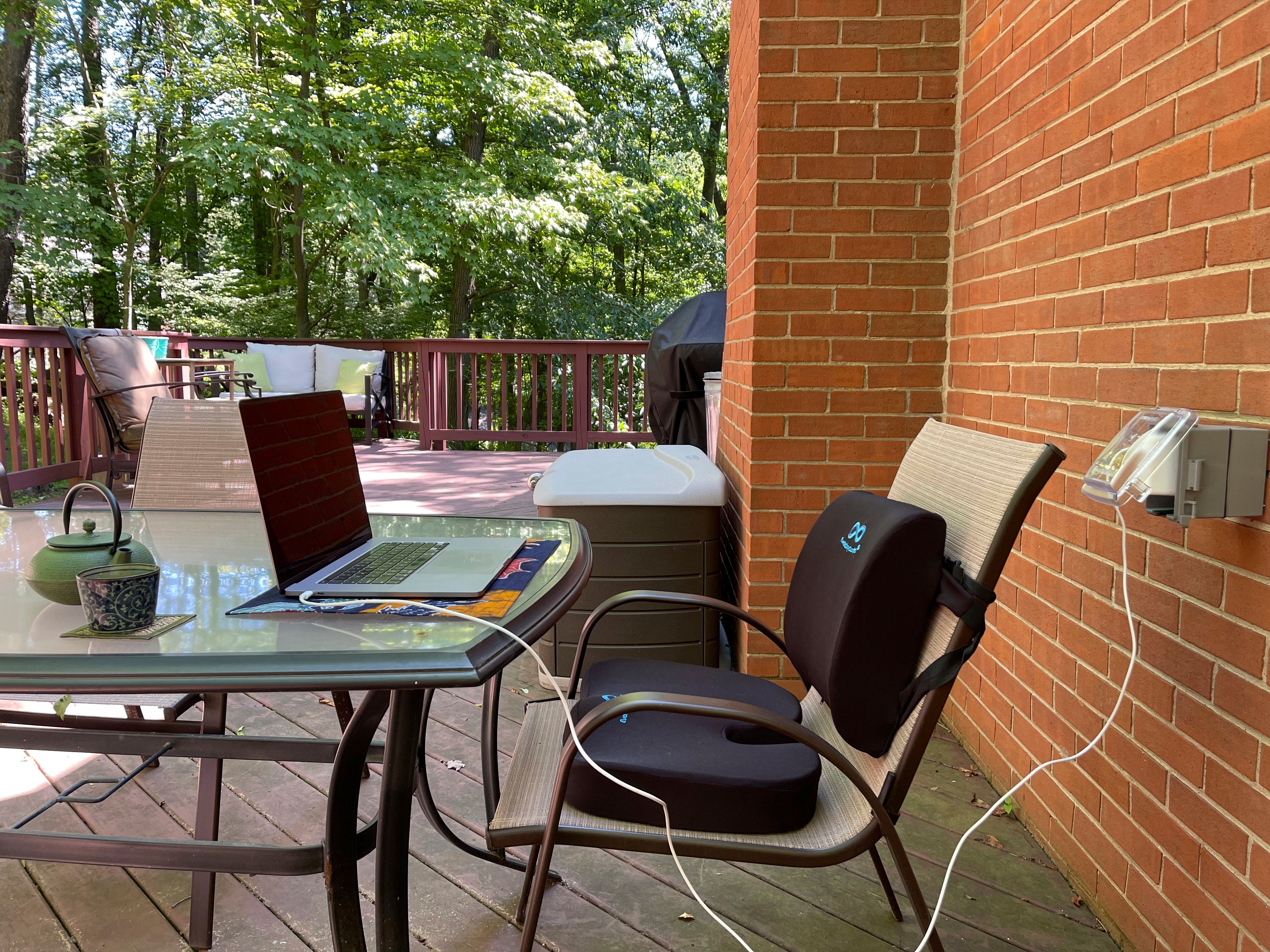 Homes Upgrade Outdoor Workspace