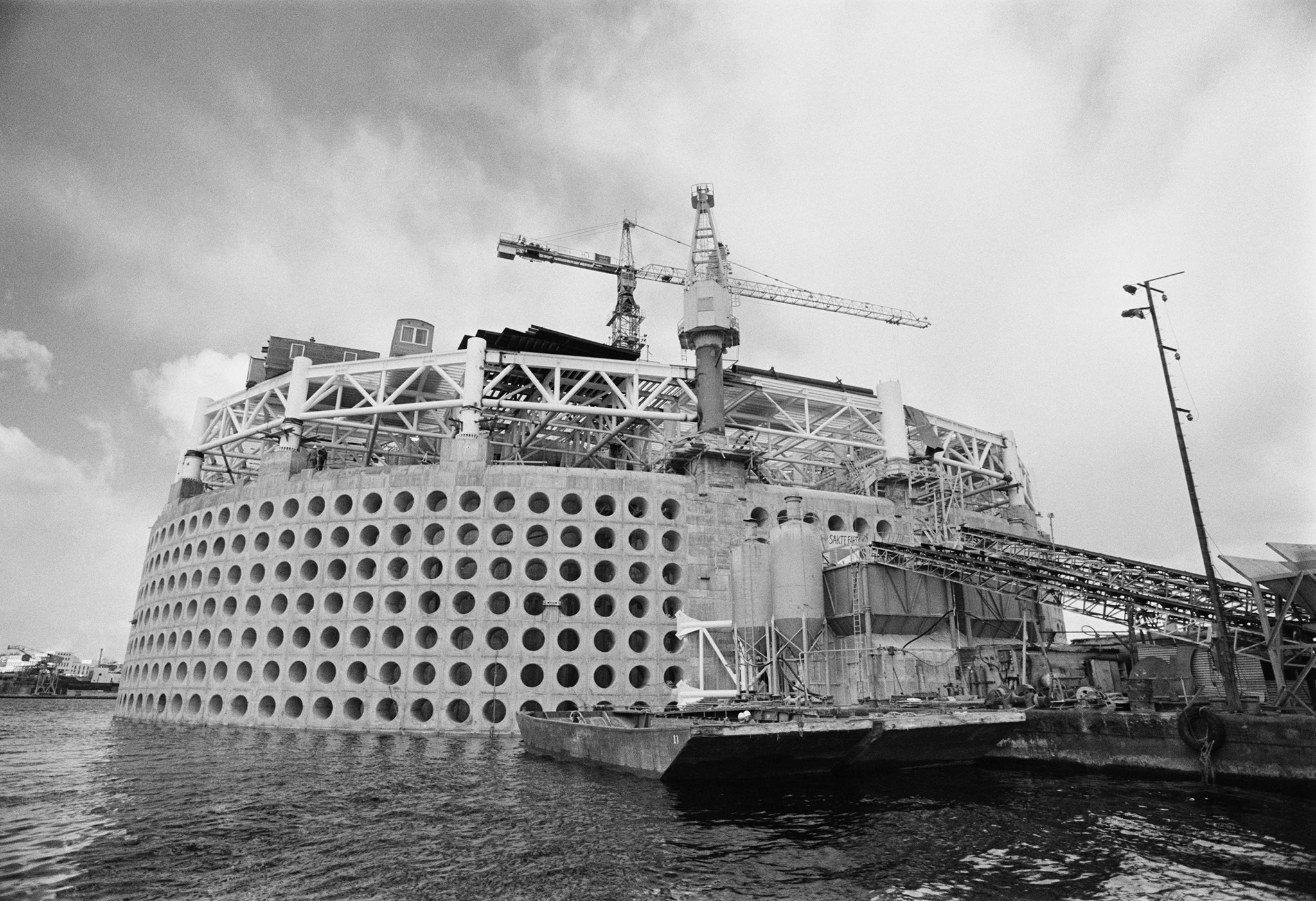 The Ekofisk 2/4 T storage tank at a dock in Norway in 1973 – it was built to hold a million barrels of oil