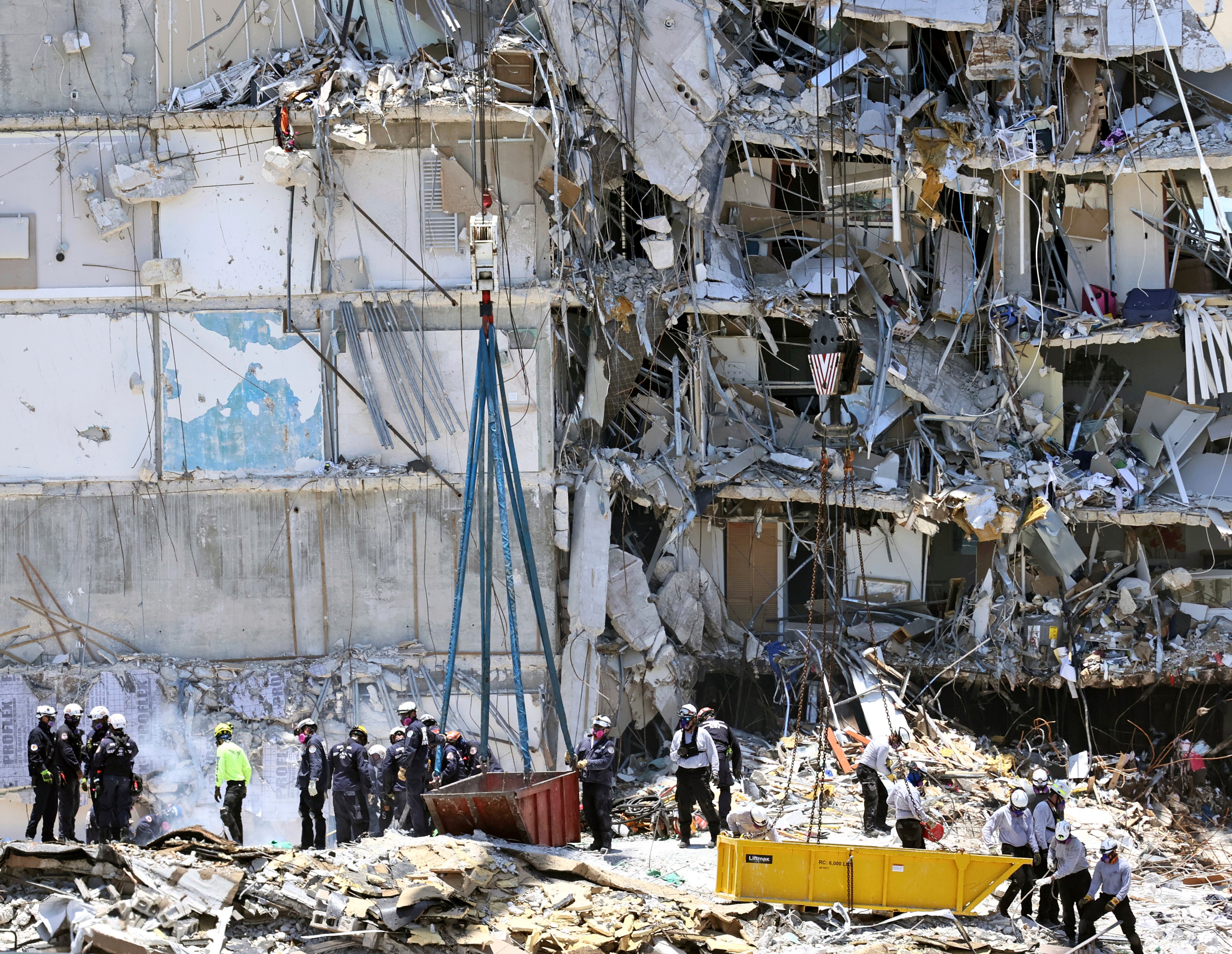 APTOPIX Building Collapse Miami