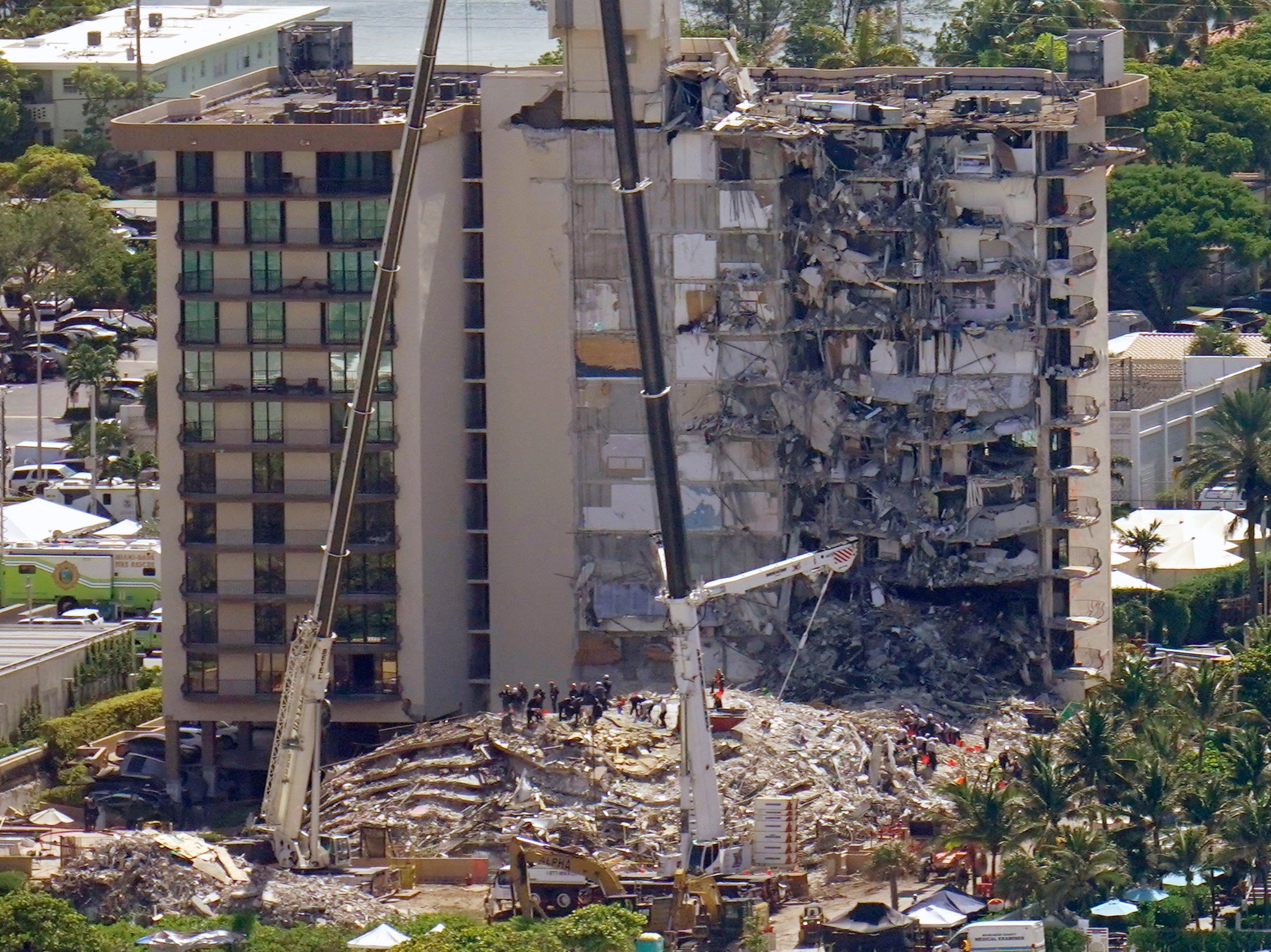 Miami building collapse: Specialists who investigated 9/11 sent to probe disaster site