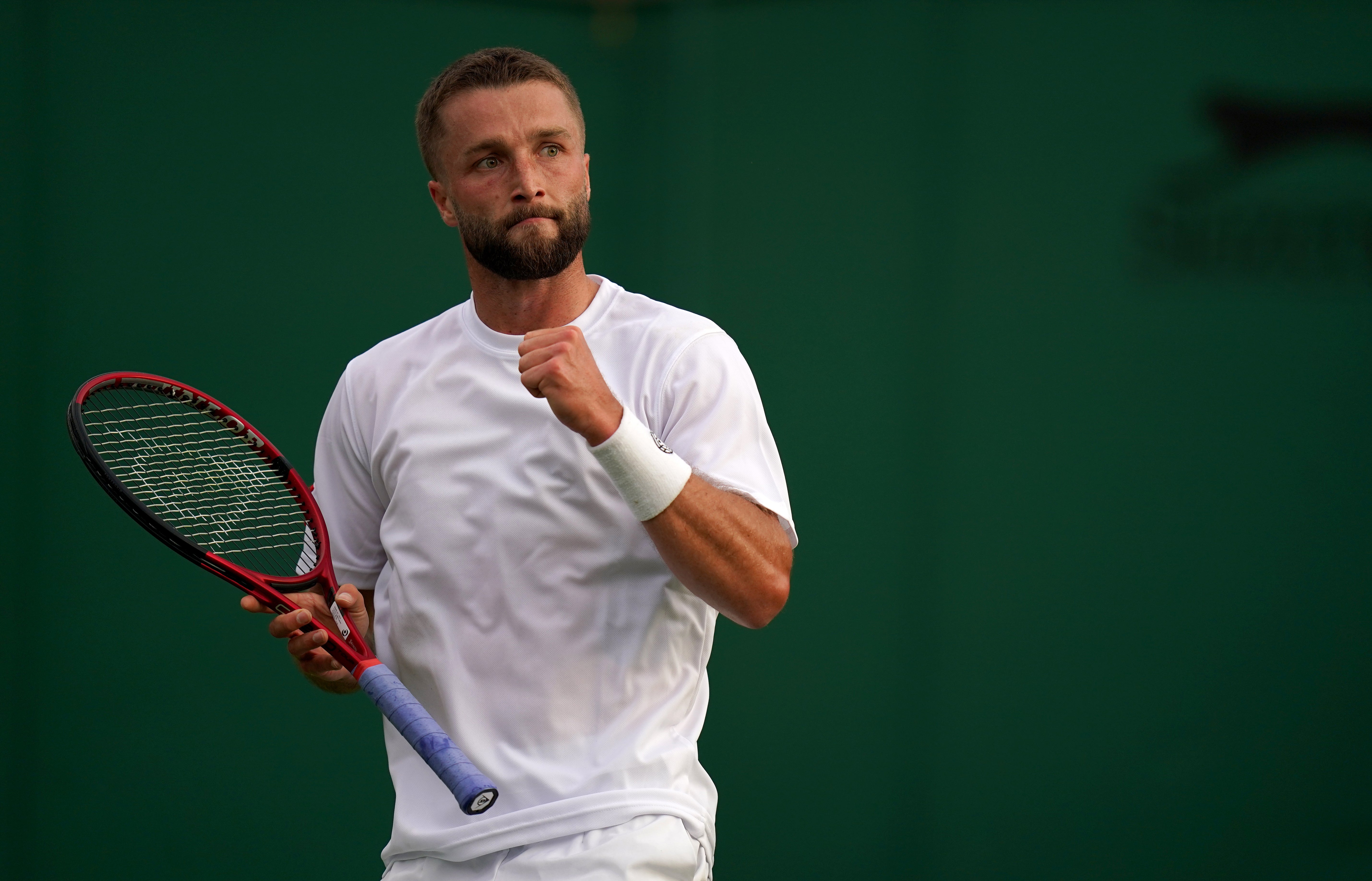 Liam Broady beat Marco Cecchinato