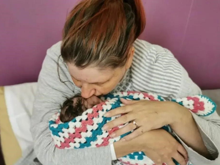 Mother Sarah Andrews with her daughter Wynter