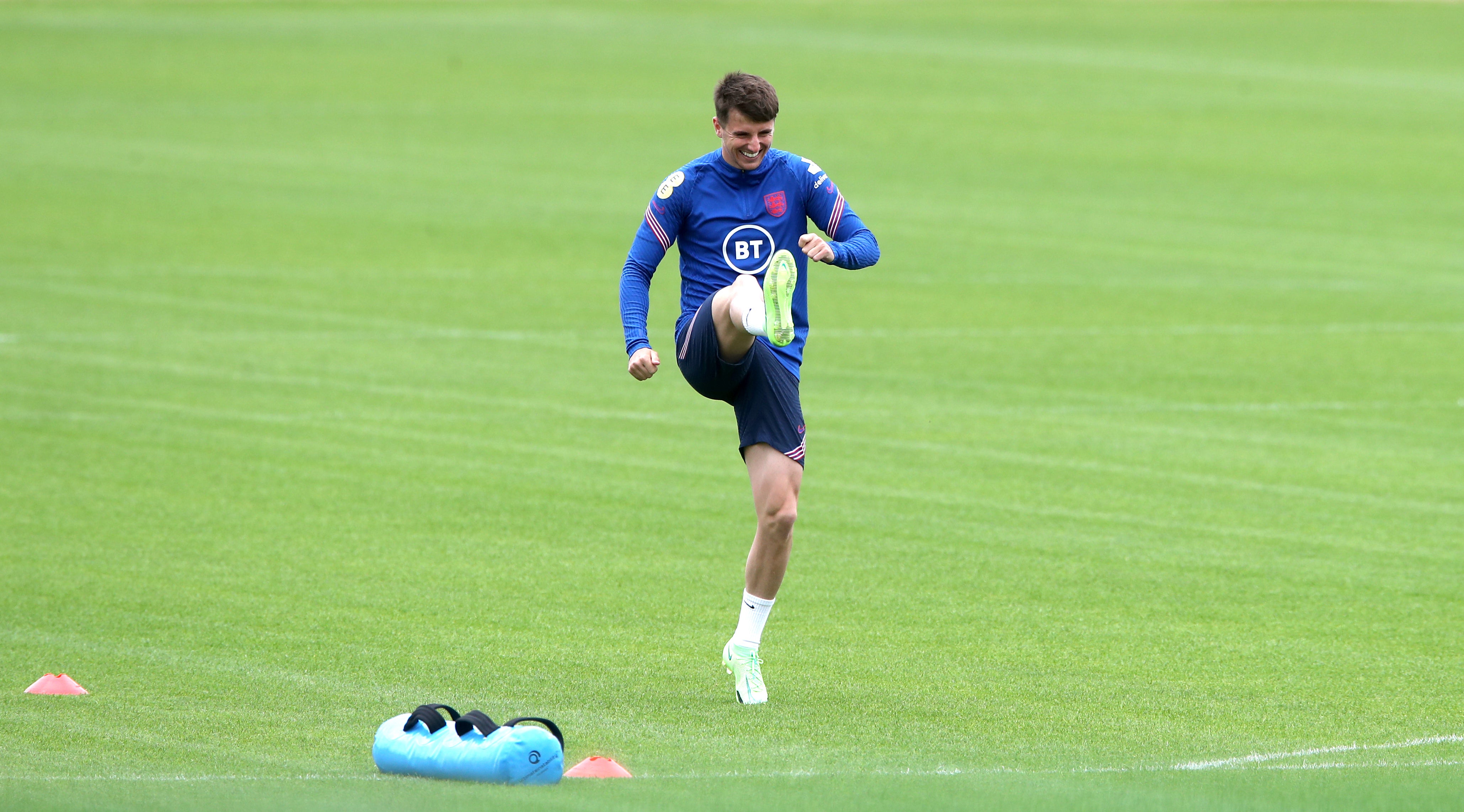 England’s Mason Mount trains in isolation