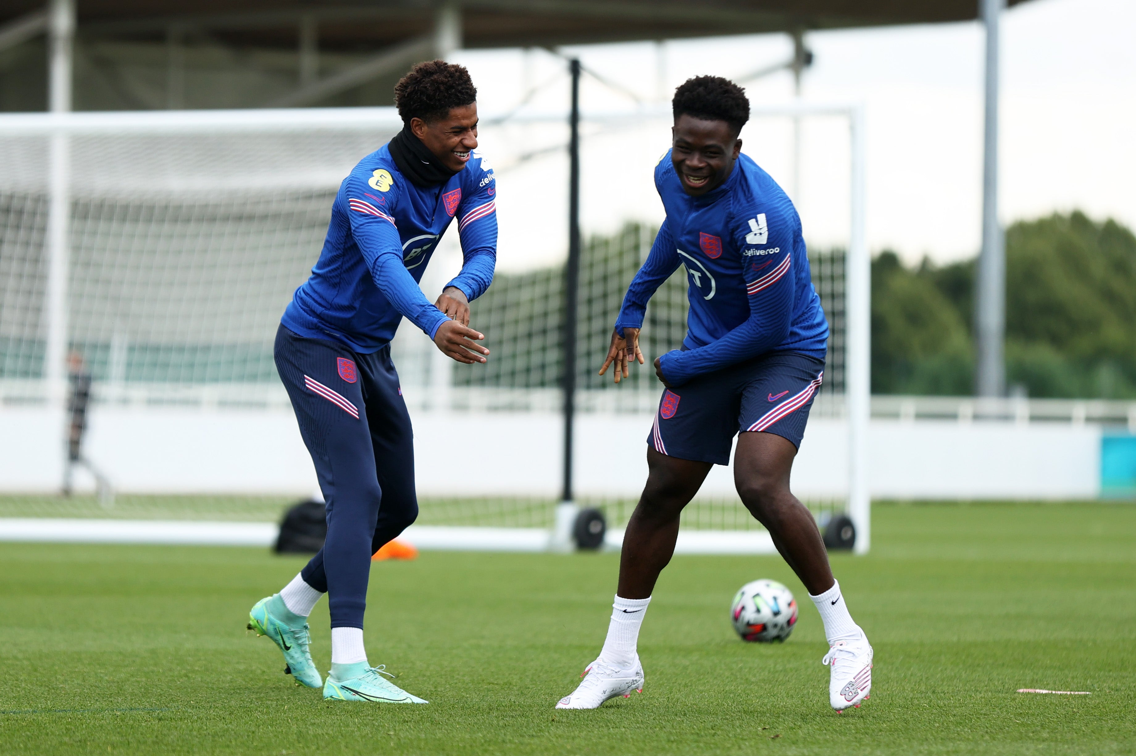 Marcus Rashford (left) and Bukayo Saka in training for England