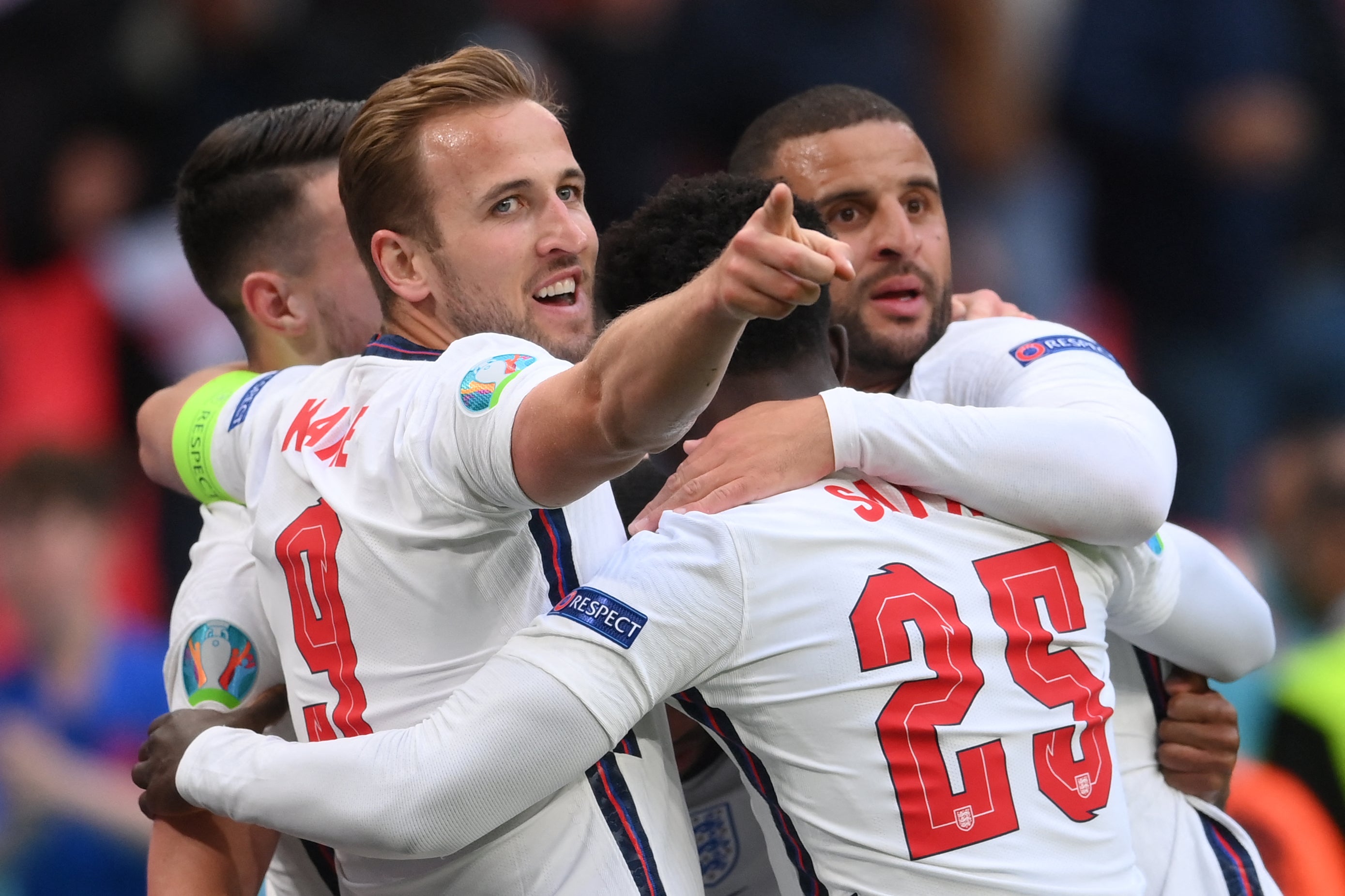 Kane and co celebrating England’s goal against the Czech Republic