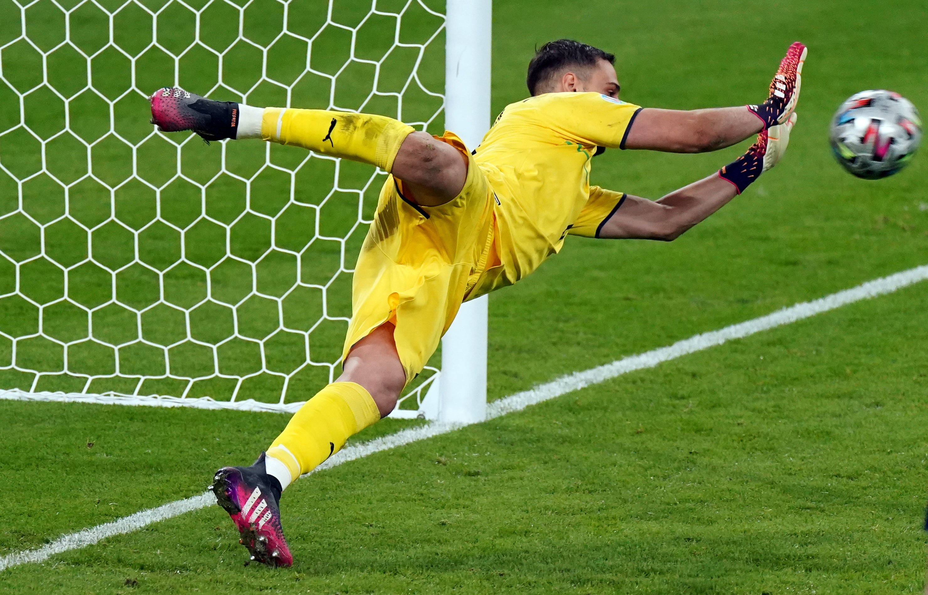 Gianluigi Donnarumma saved from Bukayo Saka to win Euro 2020 for Italy