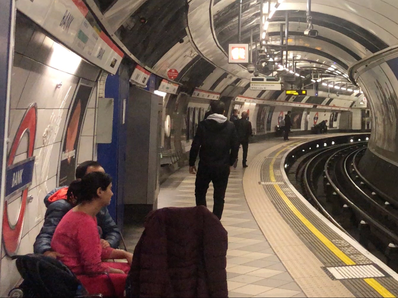 Missed connection: Bank’s Central Line platform